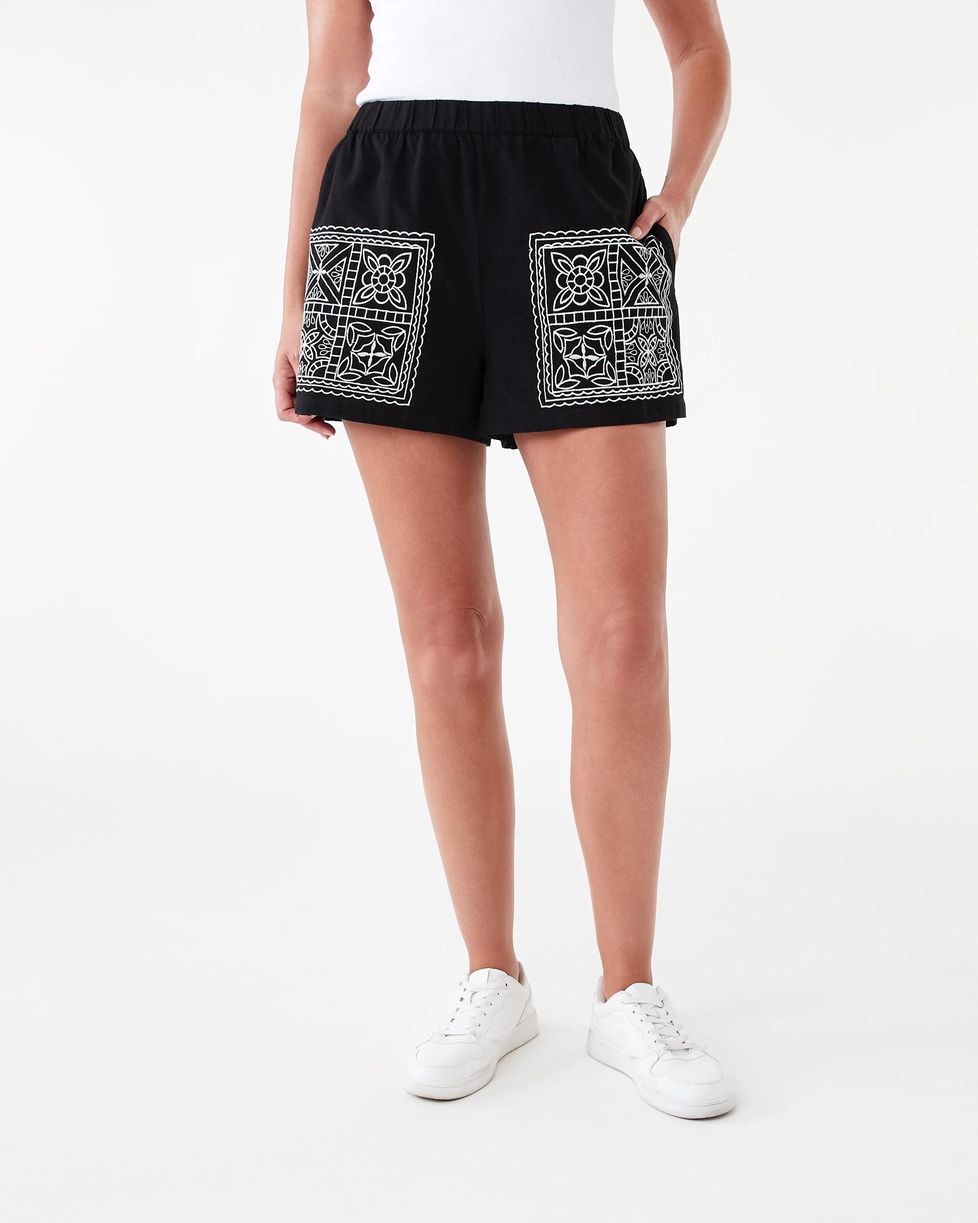 7 Embroidered Shorts Black, 7 of 7