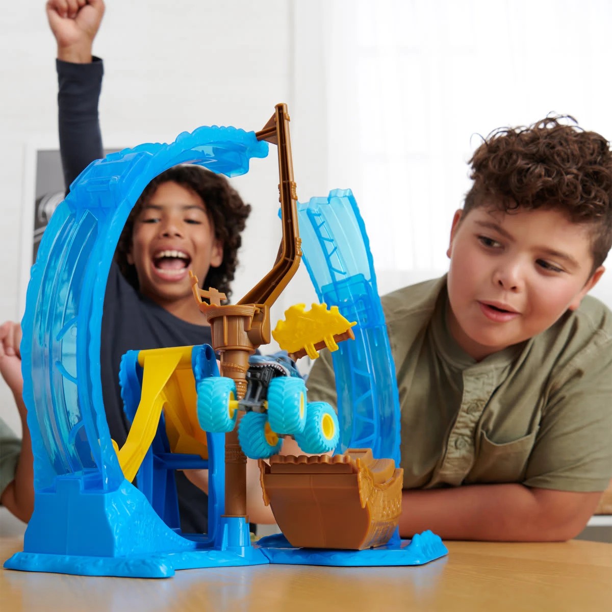 8 Monster Jam Megalodon's Loop of Doom Playset, 8 of 9