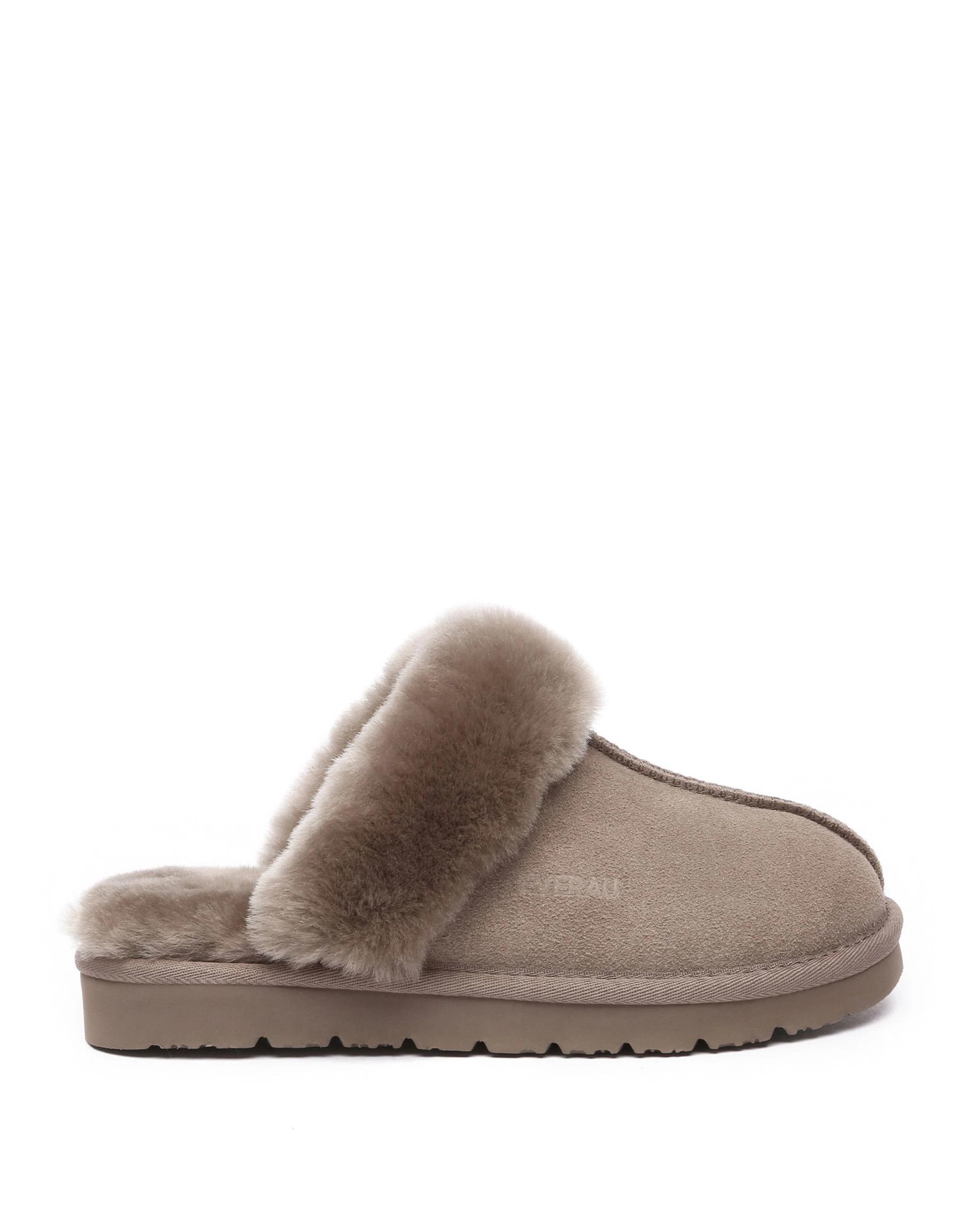 1 Everau Unisex Muffin Slipper Suede BROWN, 1 of 5