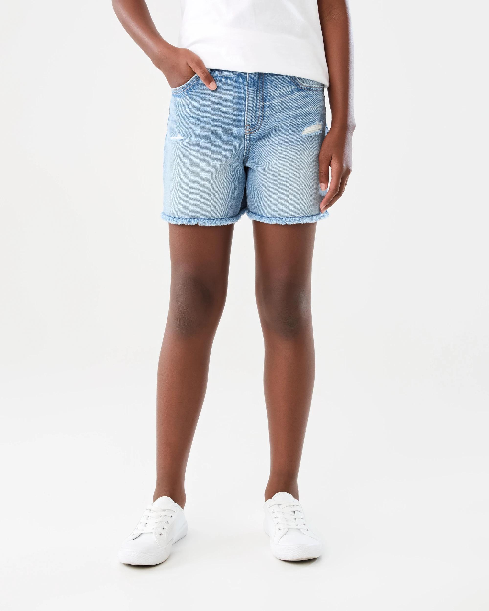 1 Frayed Hem Denim Shorts Mid Wash, 1 of 8