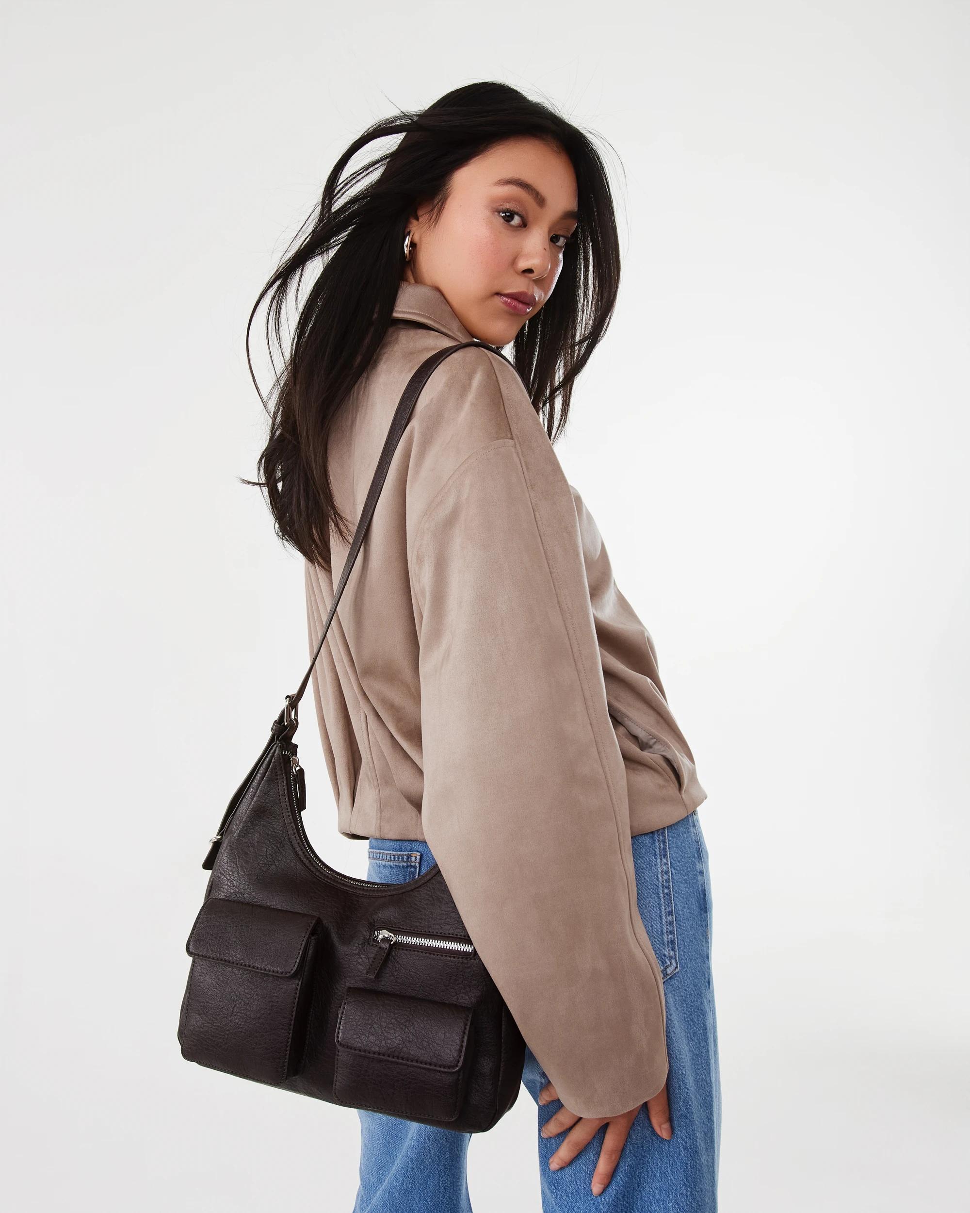 4 Utility Crossbody Bag Deep Fudge, 4 of 5