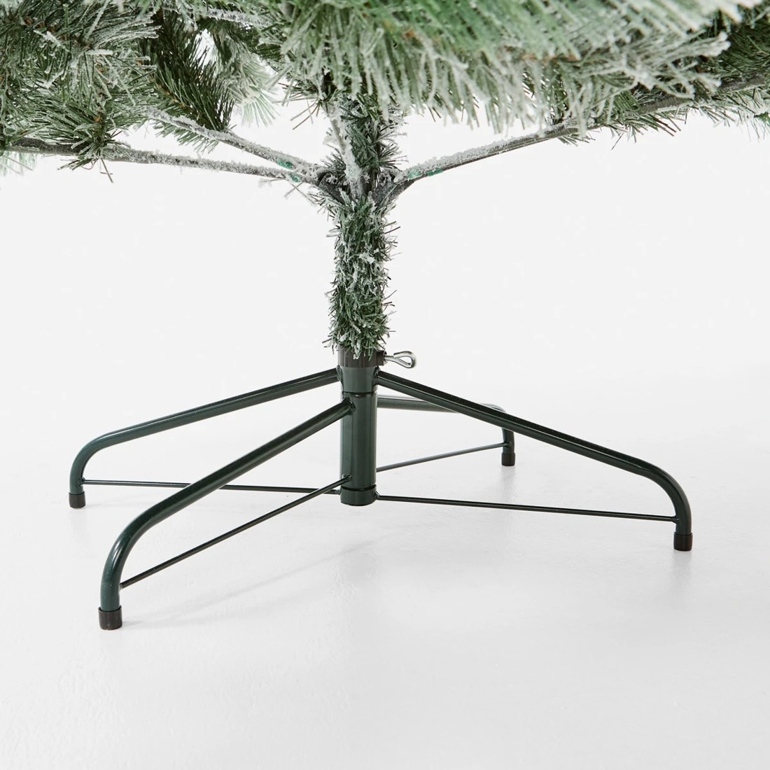 5 2.13m (7ft) Snowy Prelit Christmas Tree, 5 of 7