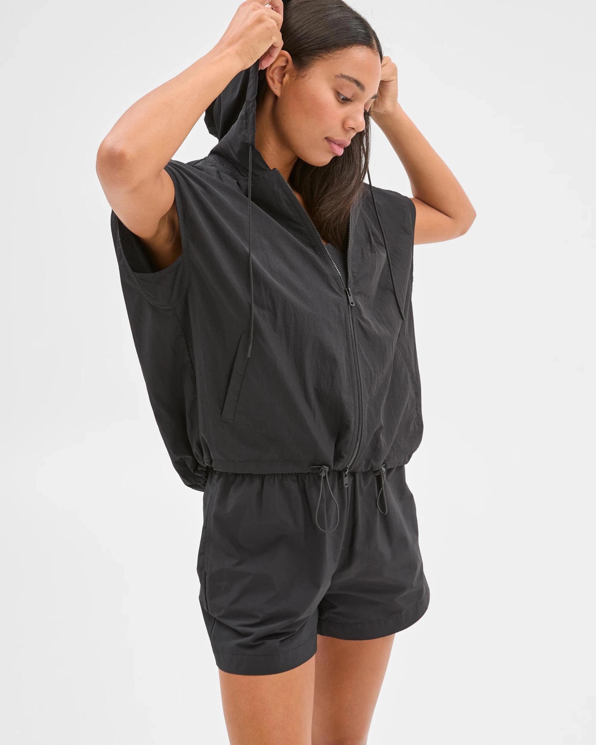 1 Target Active Lightweight Zip Through Vest BLACK, 1 of 6