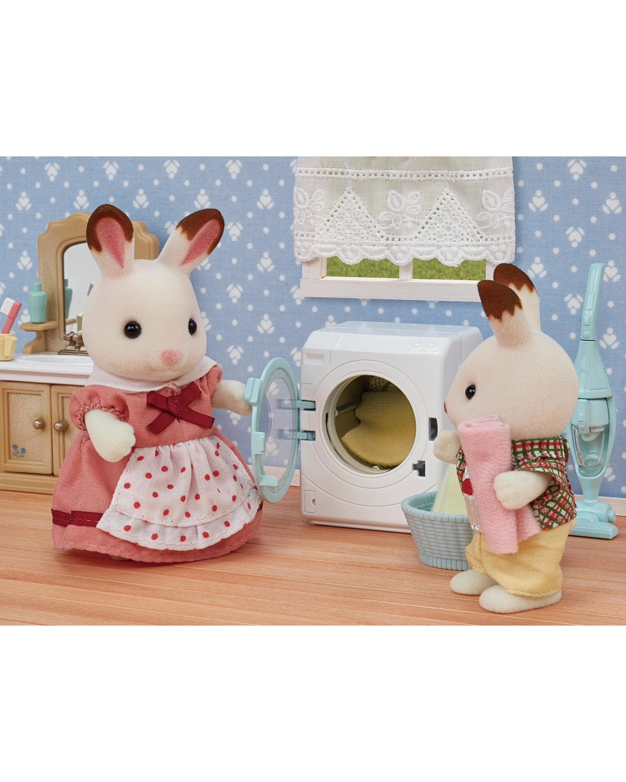 2 Sylvanian Families Laundry and Vacuum Cleaner, 2 of 5