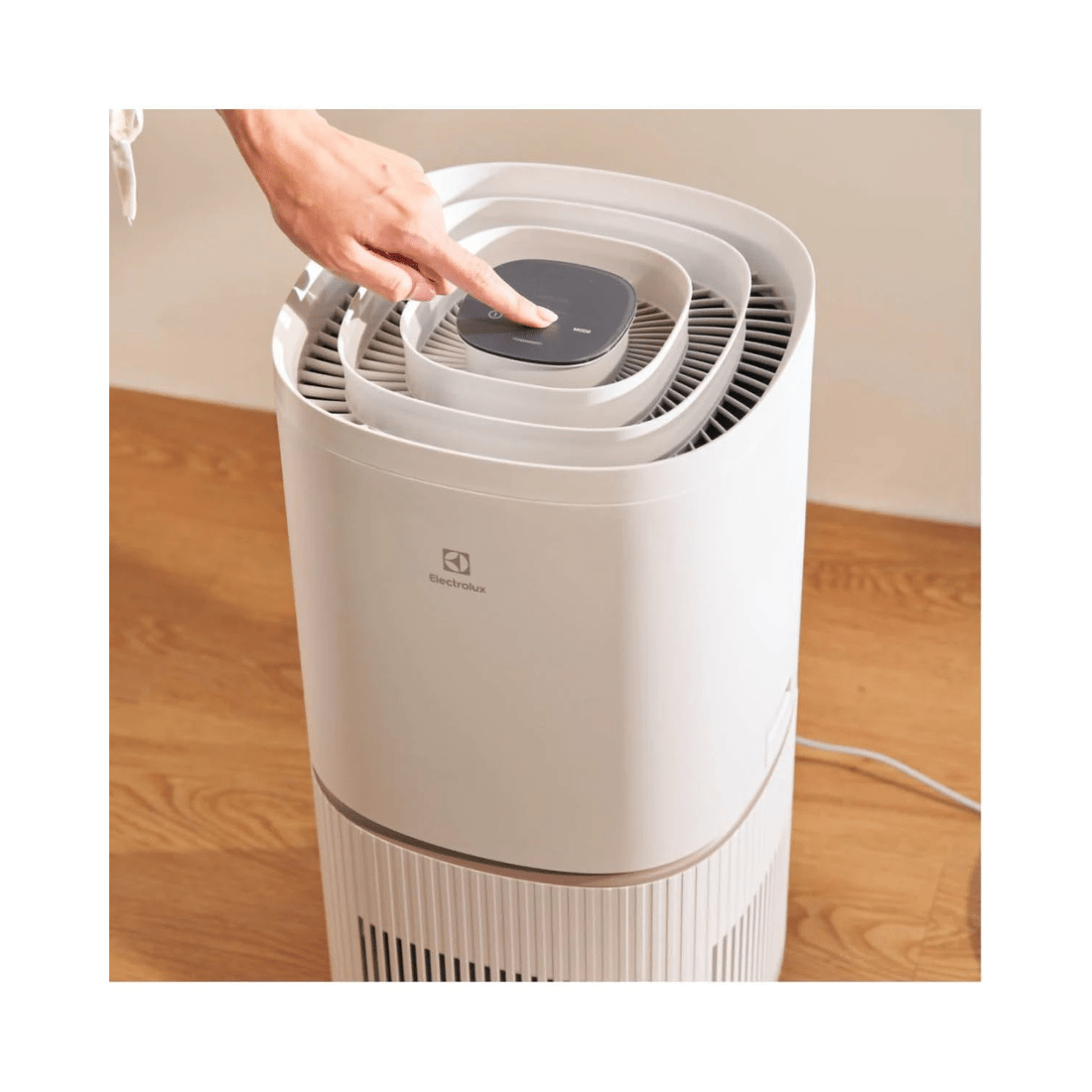 4 Electrolux Ultimate Home 500 Air Purifier - White, 4 of 6
