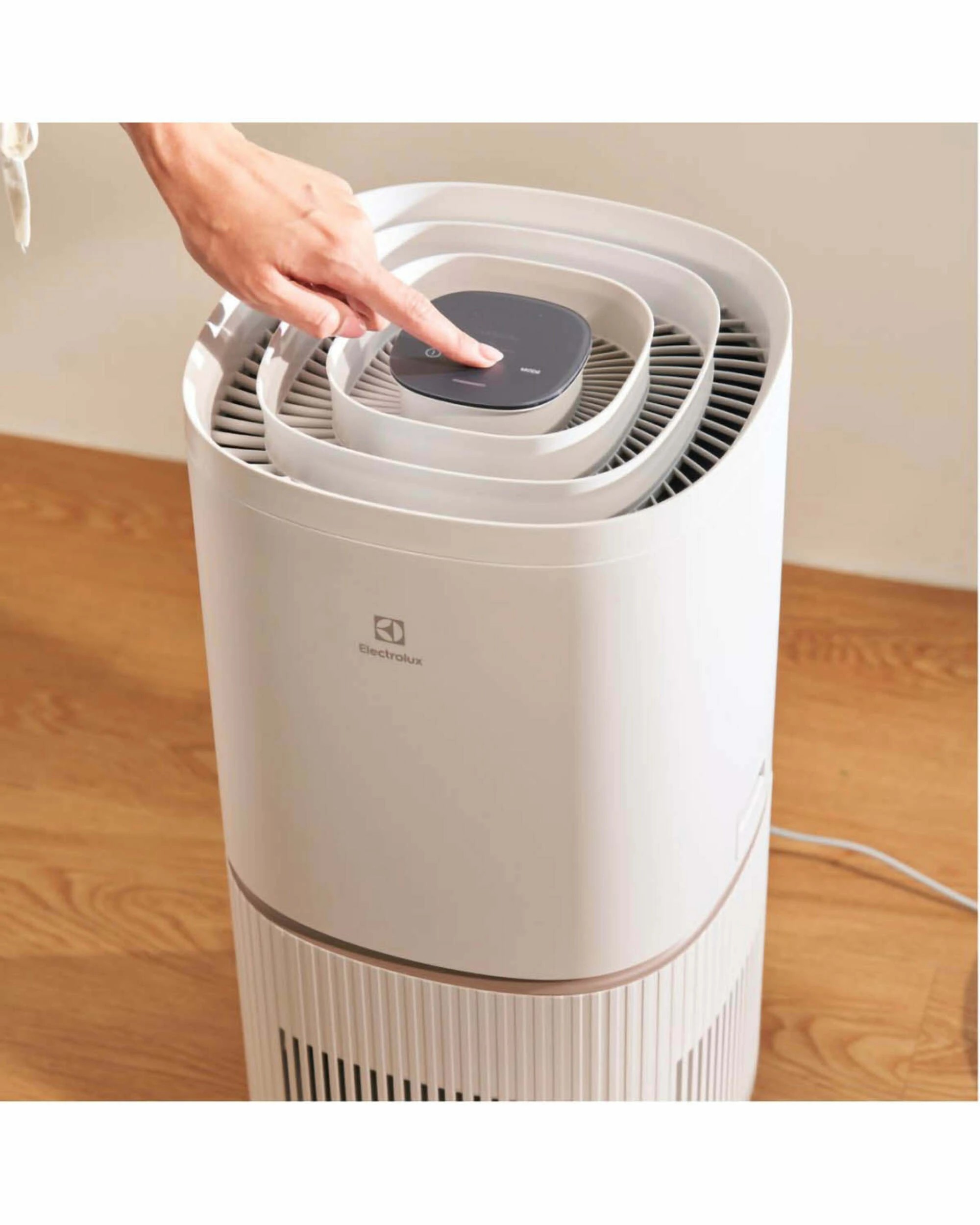 4 Electrolux Ultimate Home 500 Air Purifier - White - WHITE, 4 of 6