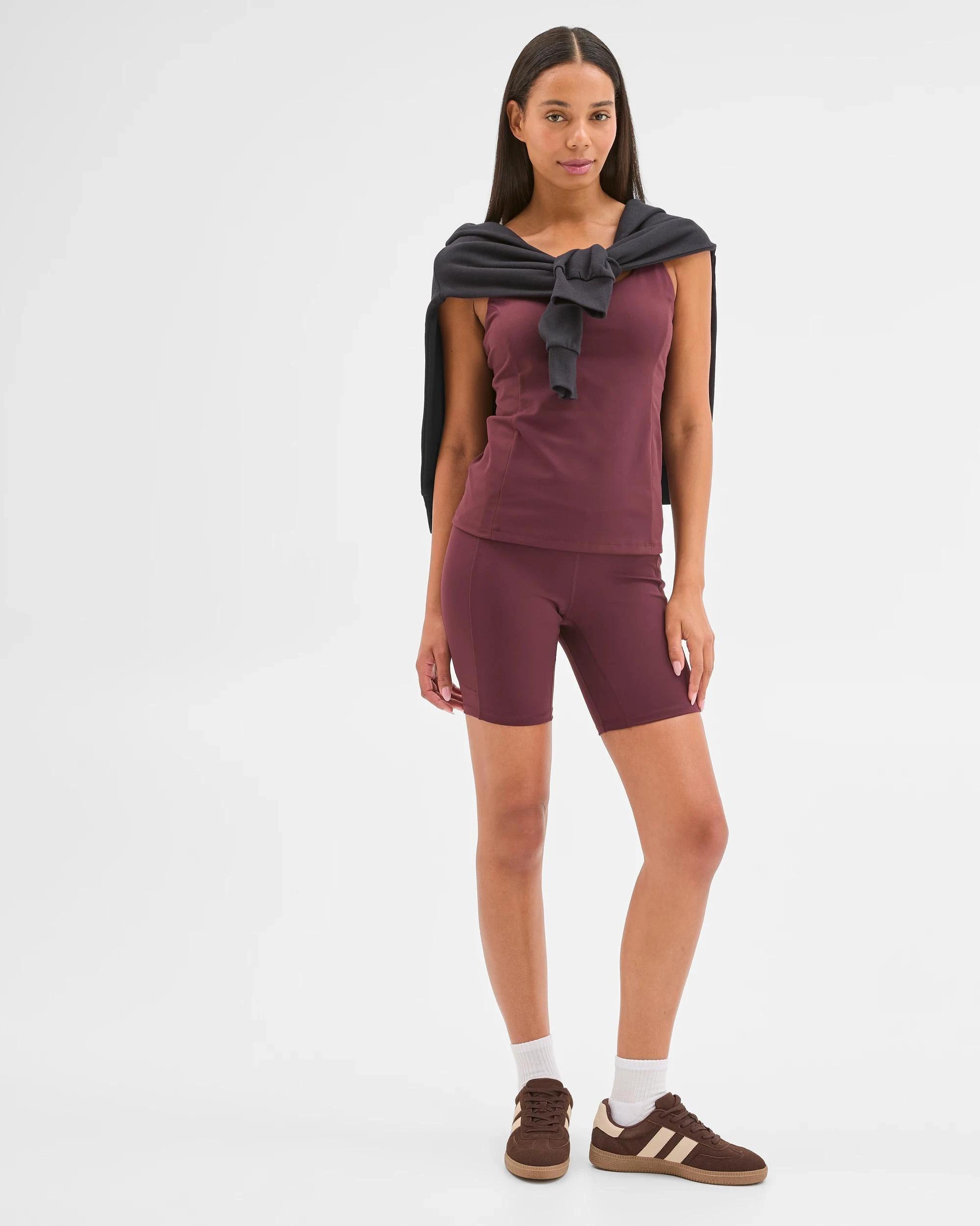 2 Target Active Infinity Sculpt High Rise Bike Shorts WINETASTING, 2 of 8