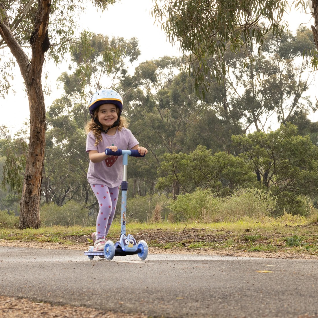 5 Bluey 3D Light and Sound Tri Scooter, 5 of 7