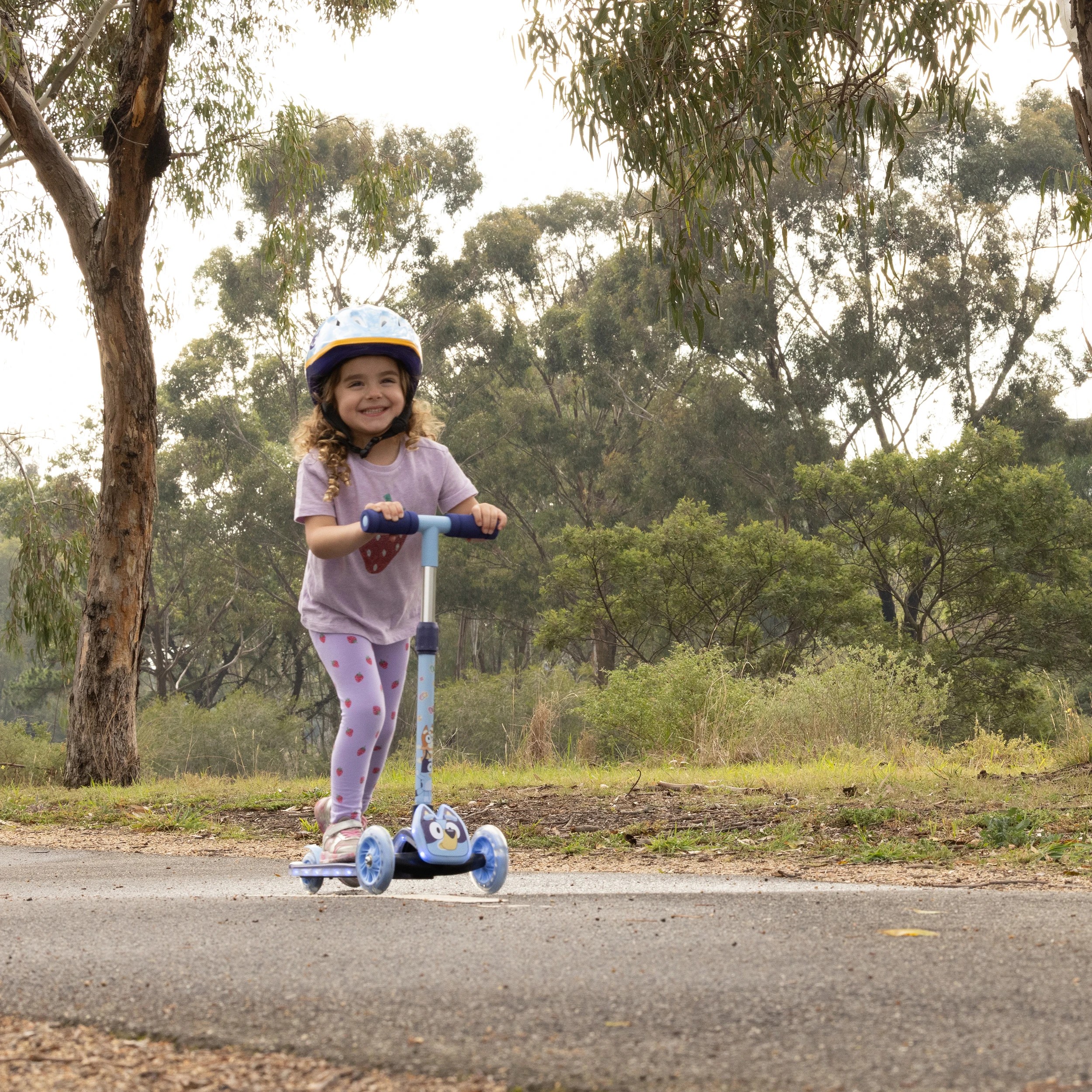 5 Bluey 3D Light and Sound Tri Scooter, 5 of 7