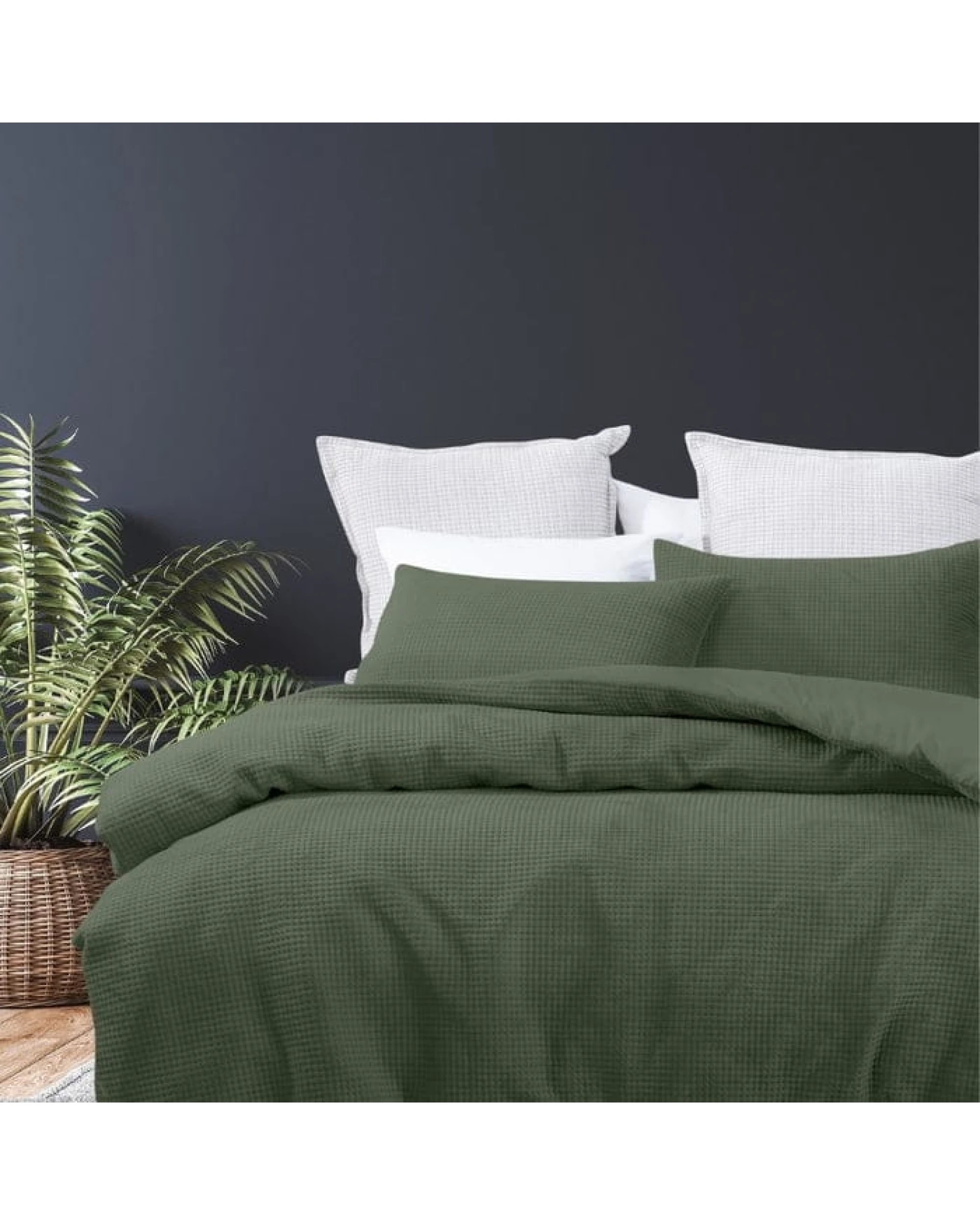 1 Bas Phillips Nathaniel Ultrasonic Quilt Cover Set - Queen Bed - Green, 1 of 4