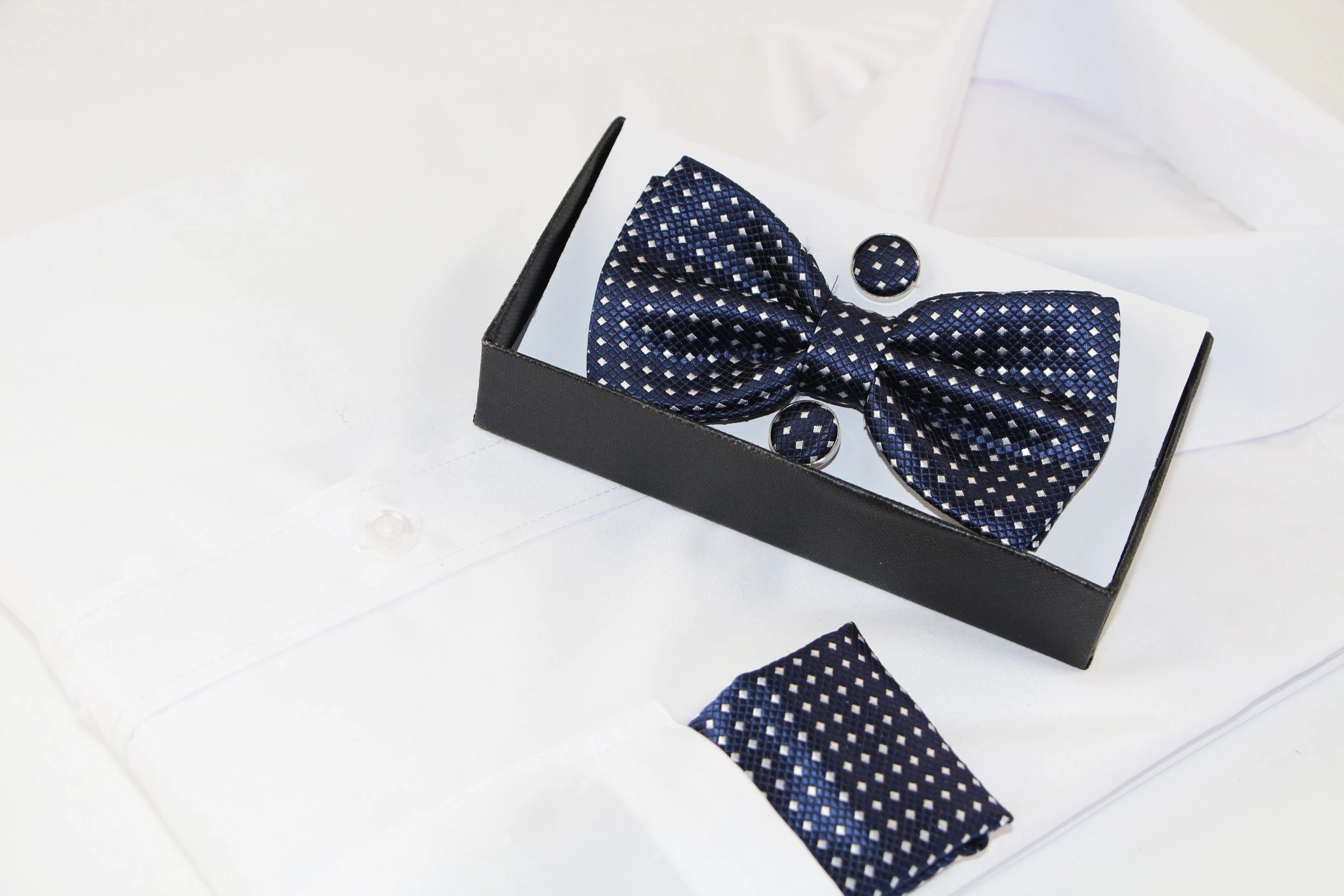 1 Zasel Mens Navy Checkered Matching Bow Tie, Pocket Square & Cuff Links Set - Multi, 1 of 5