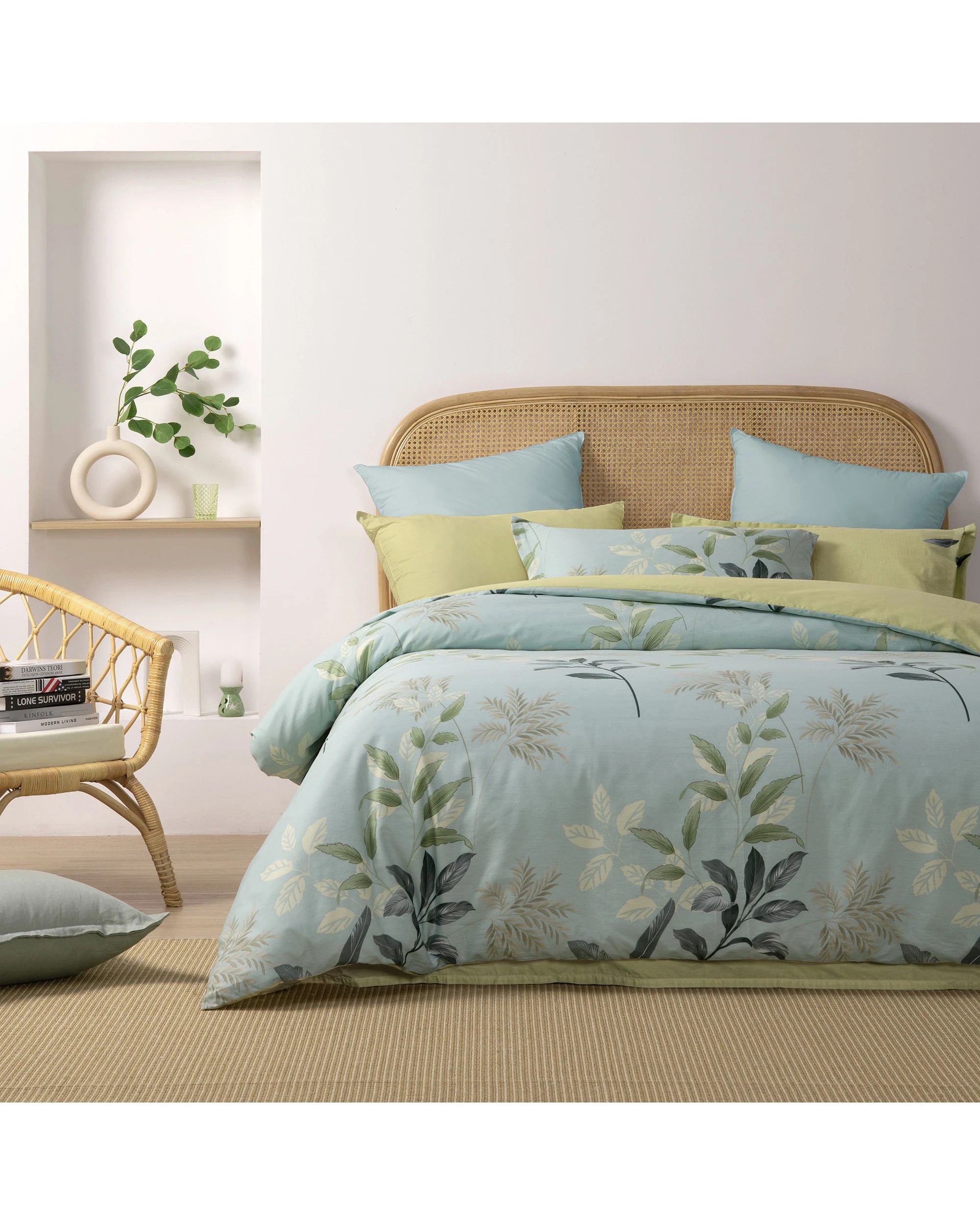 1 Dreamaker Penelope 100% Cotton Reversible Quilt Cover Set - Queen Bed - Blue, 1 of 8