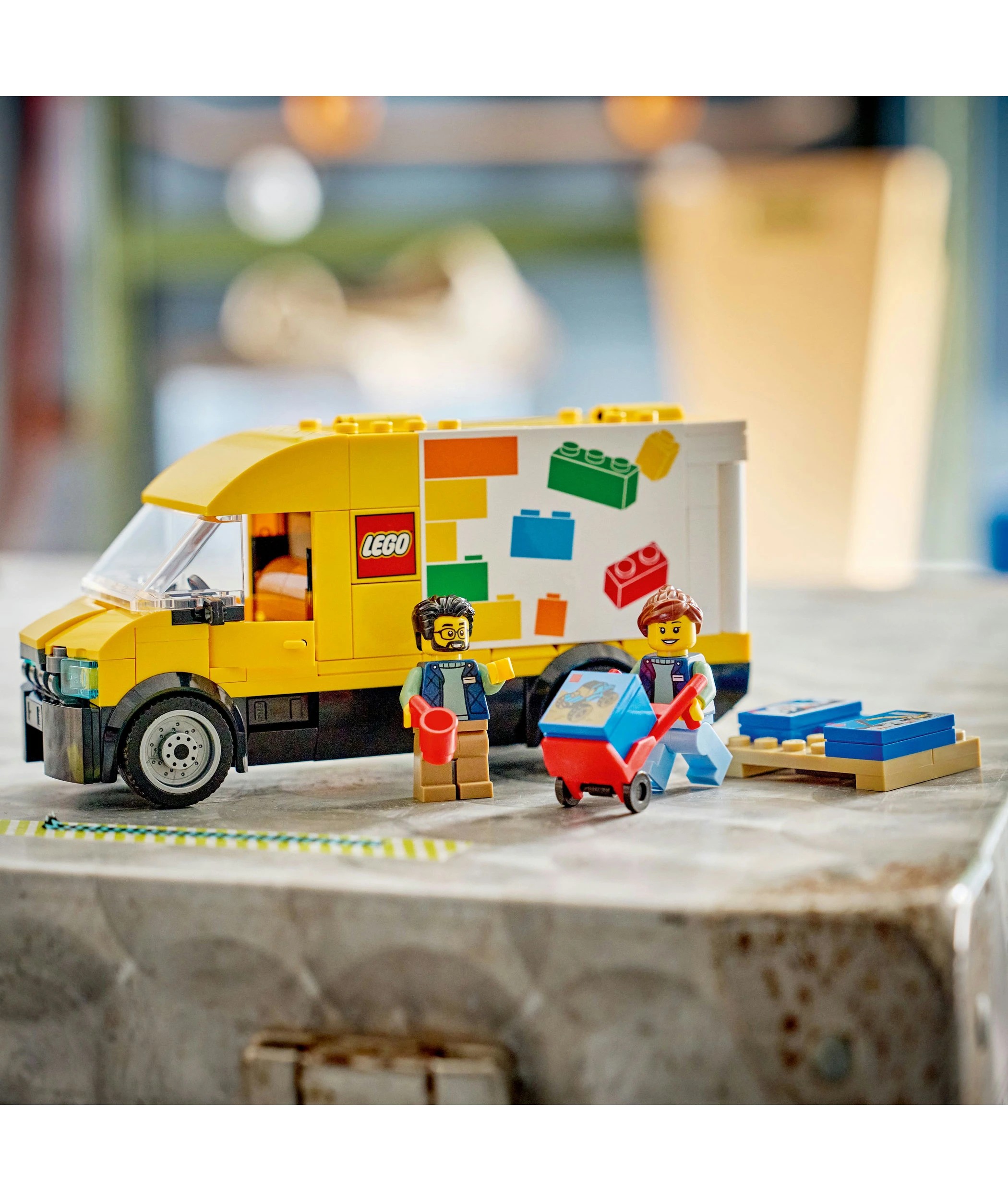 9 LEGO City The LEGO Van 60500, 9 of 10