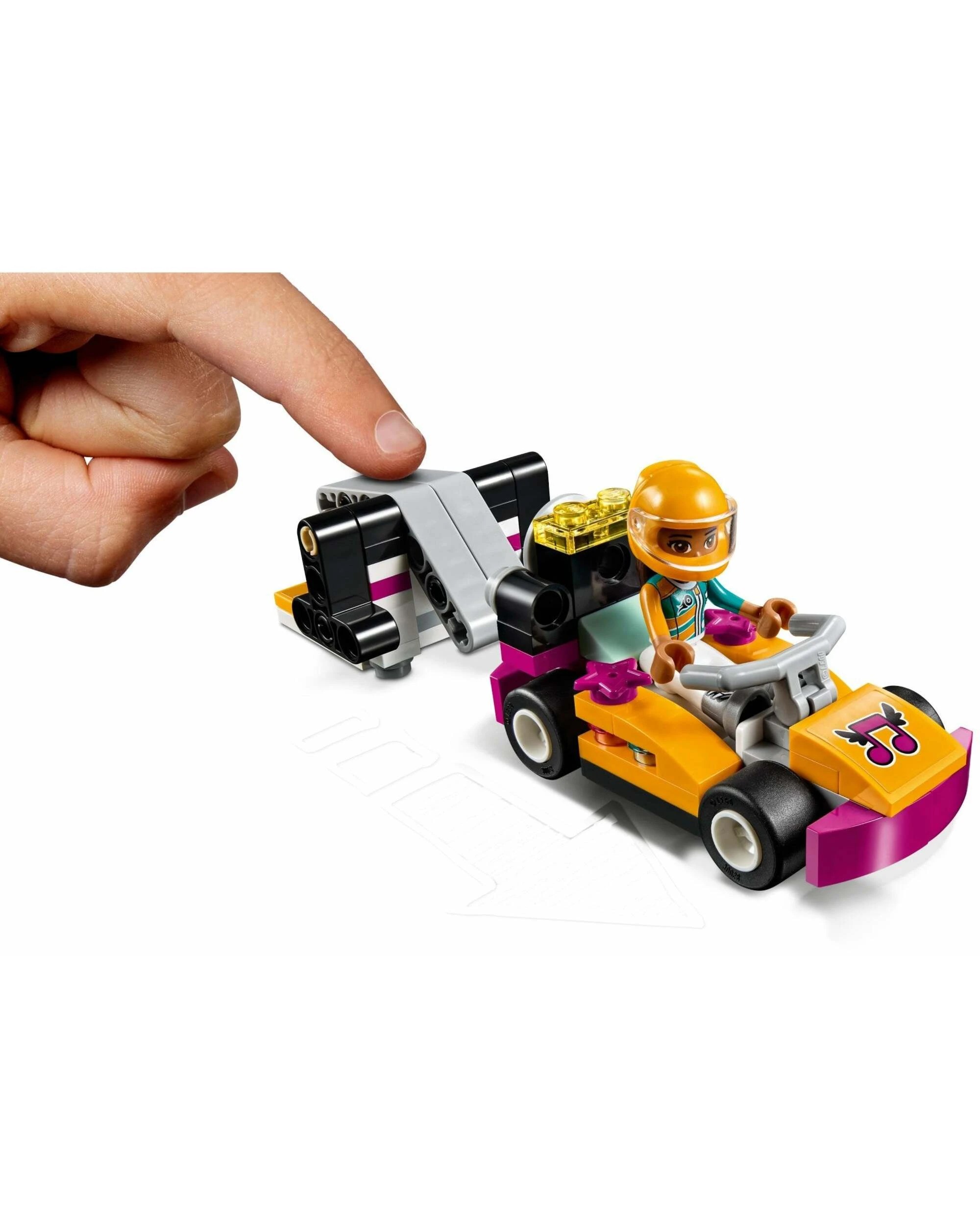 3 LEGO 41349 Drifting Diner Drive-In Playset, 3 of 4
