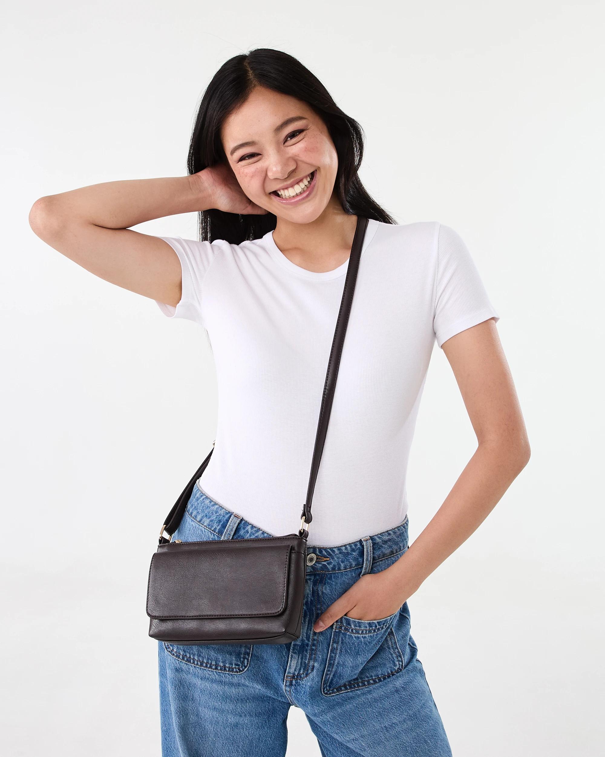 5 Envelope Pocket Crossbody Bag Deep Fudge, 5 of 5