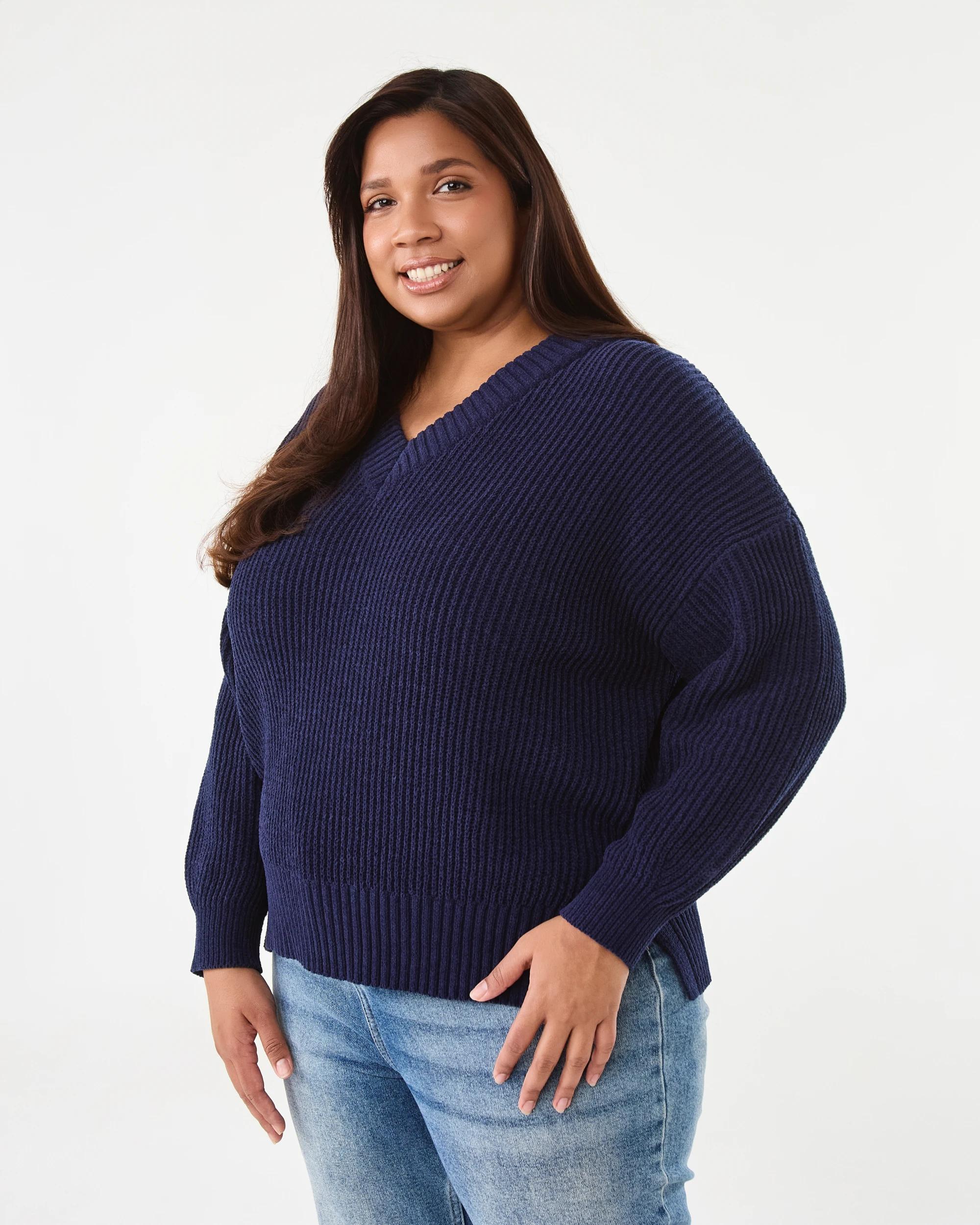 2 Curve Long Sleeve V-neck Chenille Jumper Blu Pcoat, 2 of 7