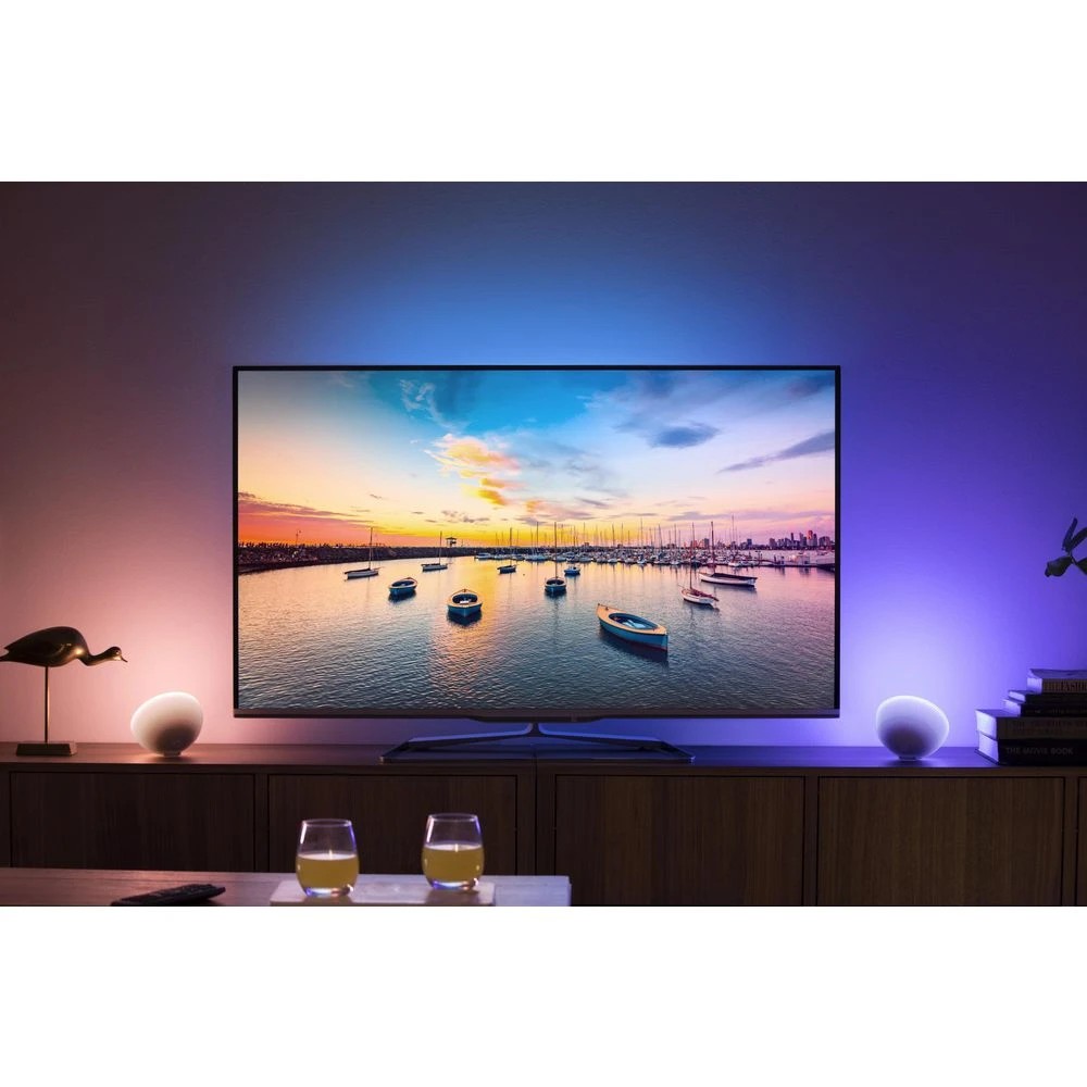 8 Philips Hue Go MK2 Bluetooth White and Colour Ambience, 8 of 10