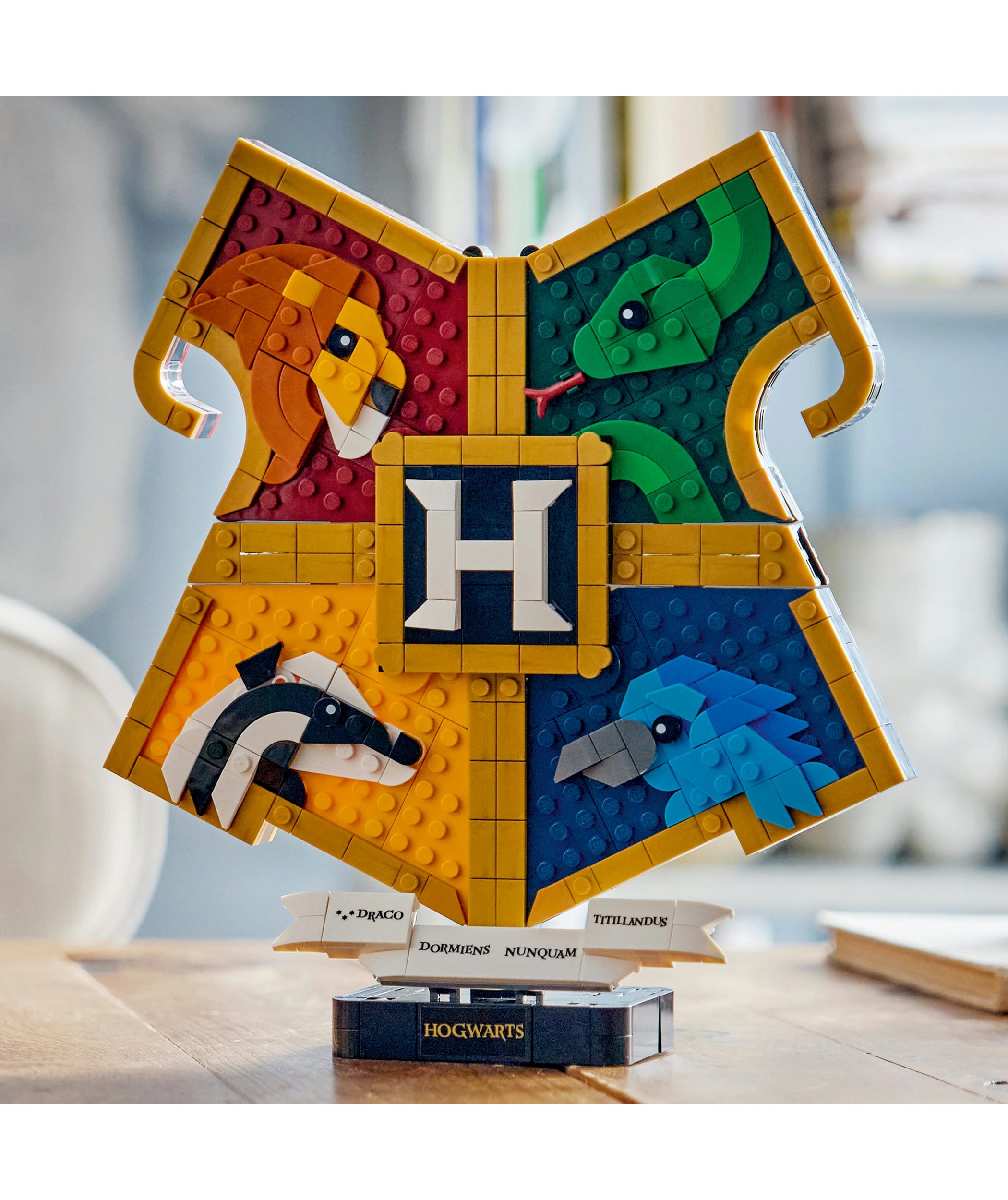 8 LEGO Harry Potter Hogwarts House Crest 76462, 8 of 9