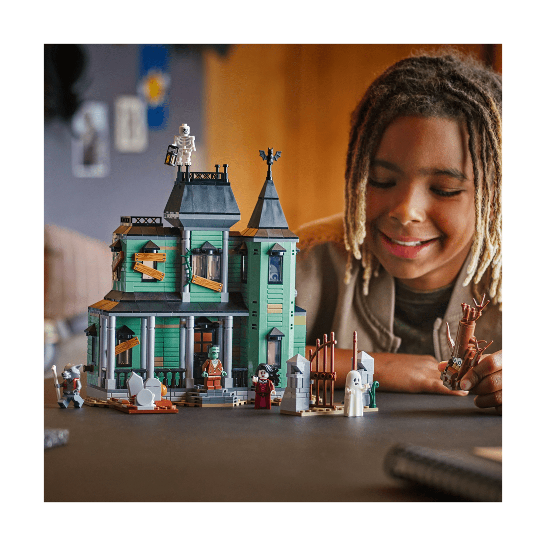 8 LEGO Creator Haunted Mansion 31167, 8 of 10