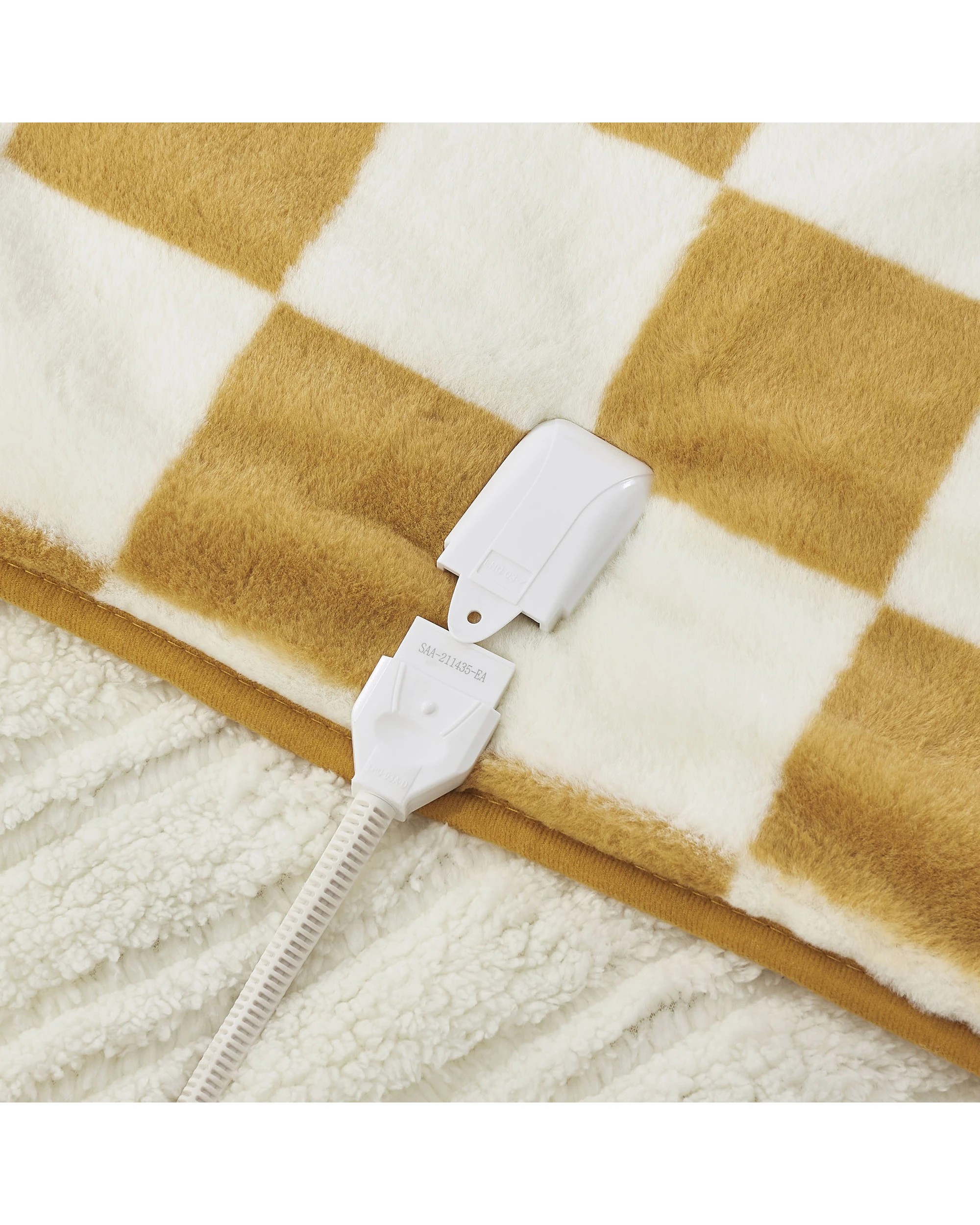 4 Dreamaker Axia Checkered Plush Heated Throw 130x160cm - Chai and Cream, 4 of 8