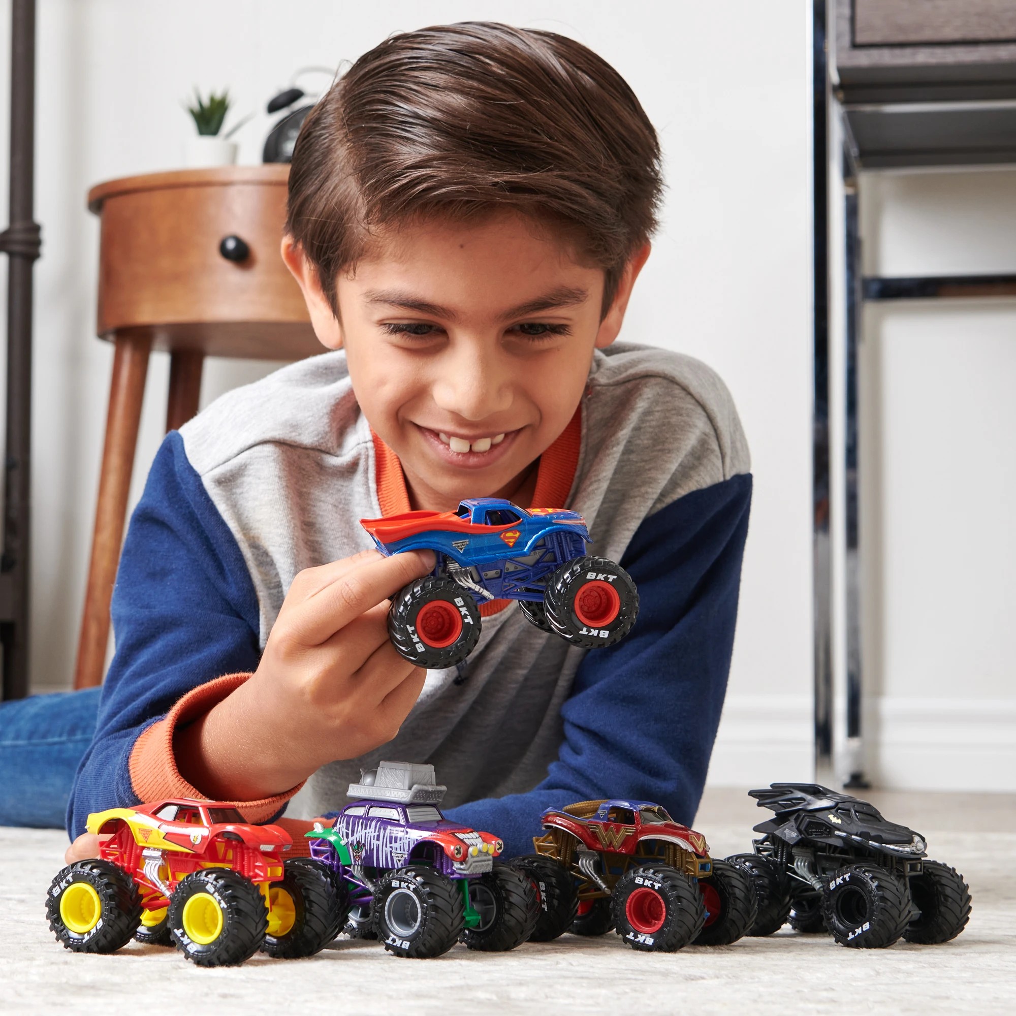 3 Monster Jam 1:64 DC Justice League 5 Pack - Multi, 3 of 7