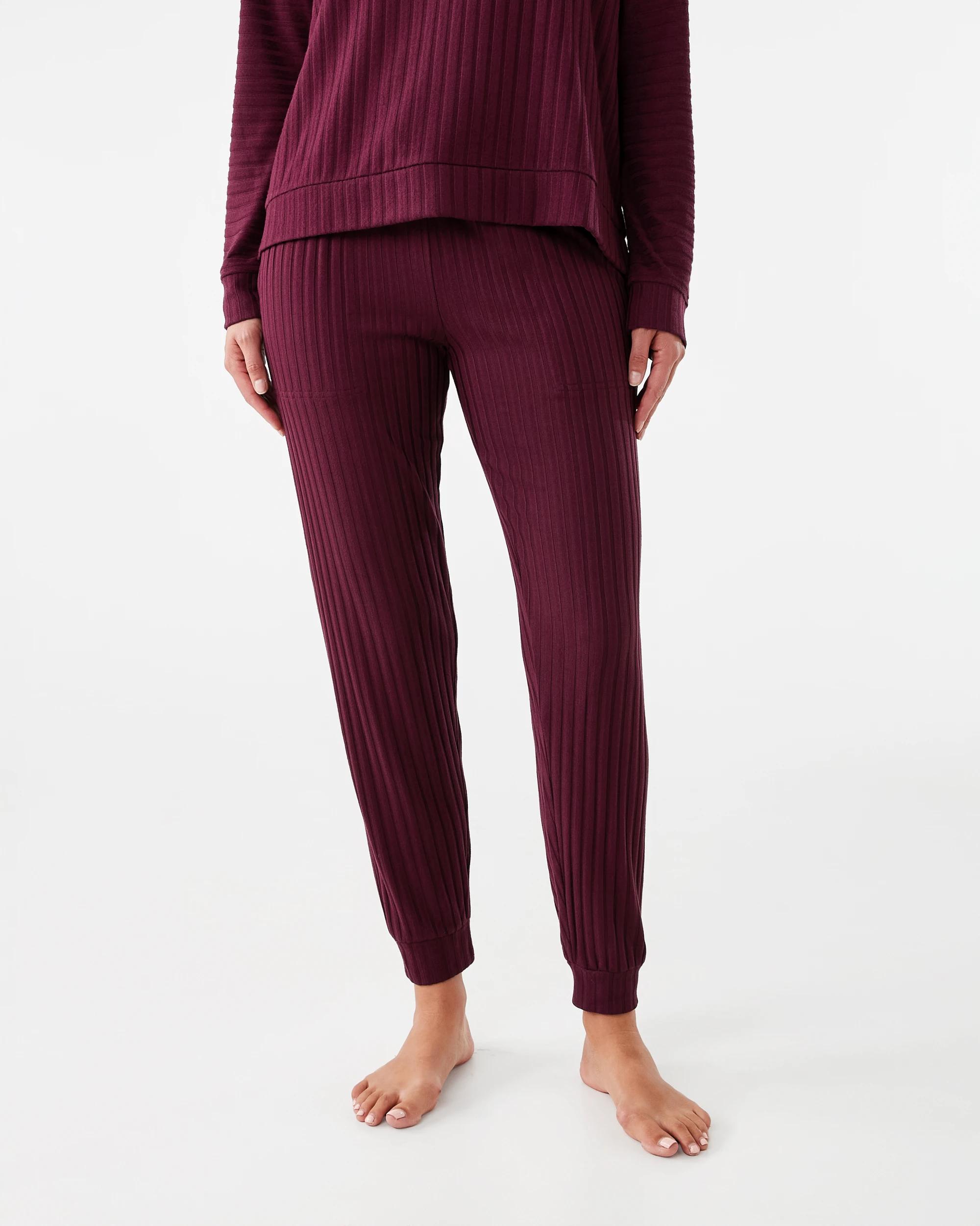 1 Cuffed Lounge Pants Velvet Red, 1 of 6