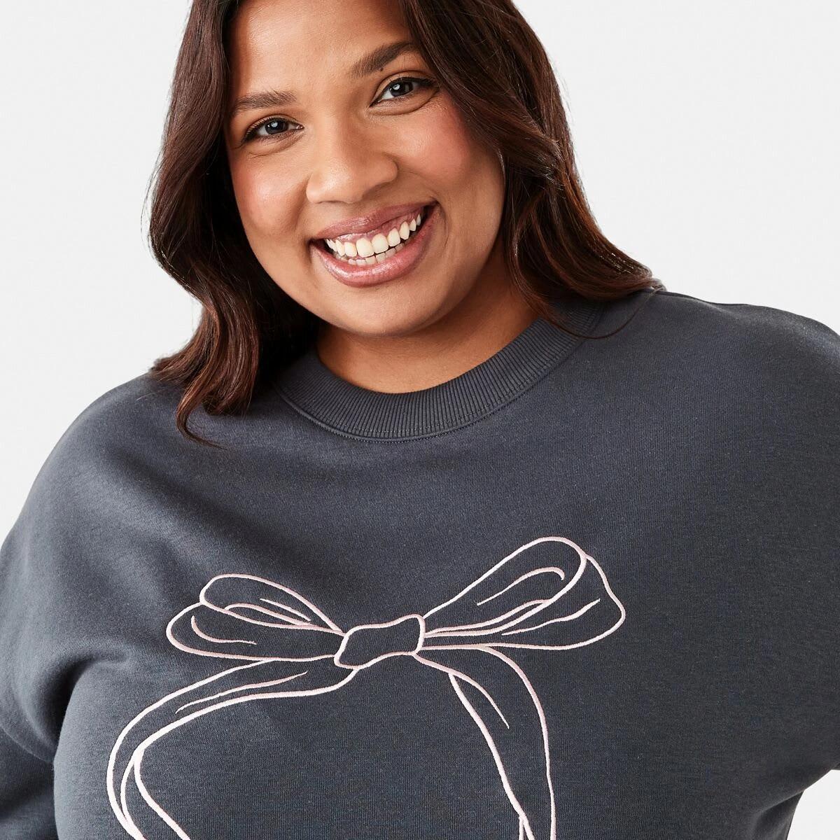4 Curve Long Sleeve Crew Neck Sweatshirt Bow, 4 of 5