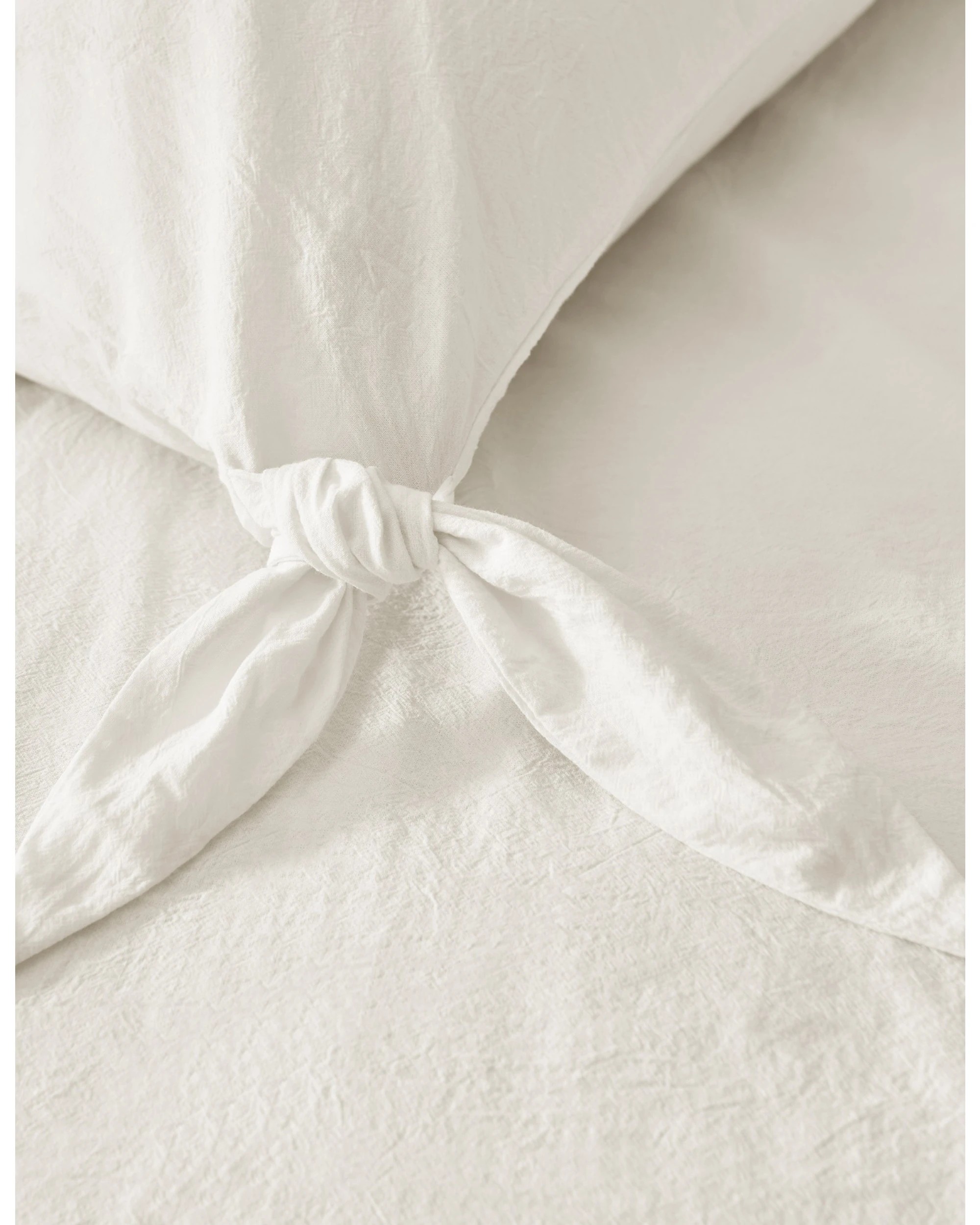 4 Dreamaker Bonnie Washed Cotton Quilt Cover Set with Bows - Queen Bed - White, 4 of 9