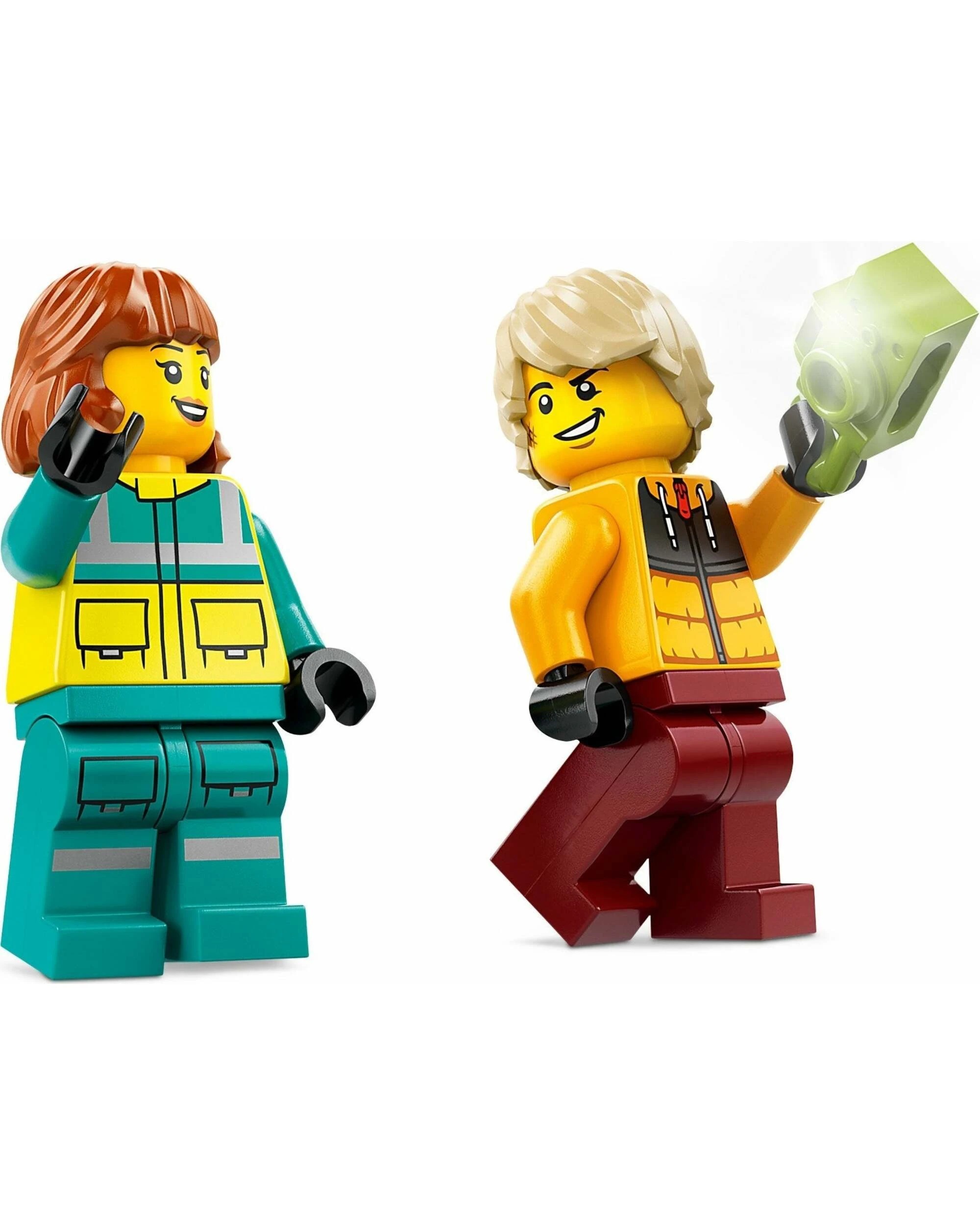 4 LEGO City 60402 Emergency Ambulance and Snowboarder, 4 of 5