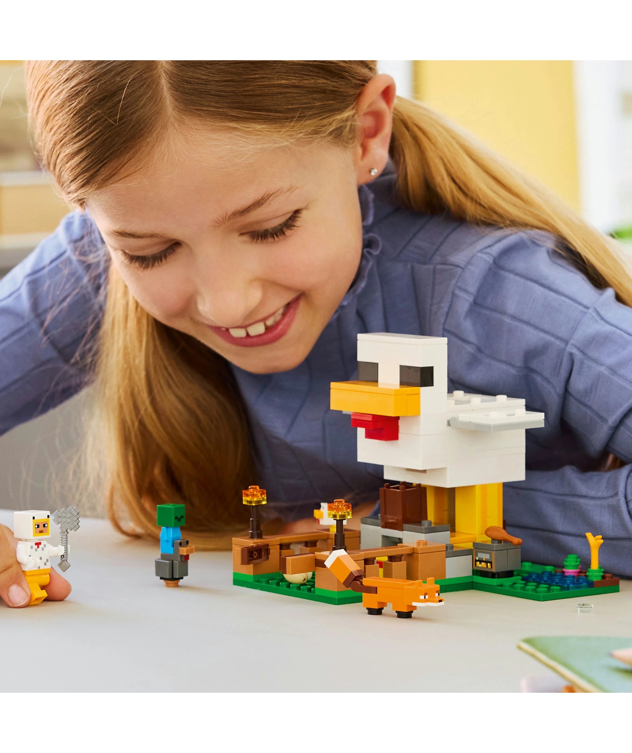 8 LEGO Minecraft Chicken Farm 21585, 8 of 10