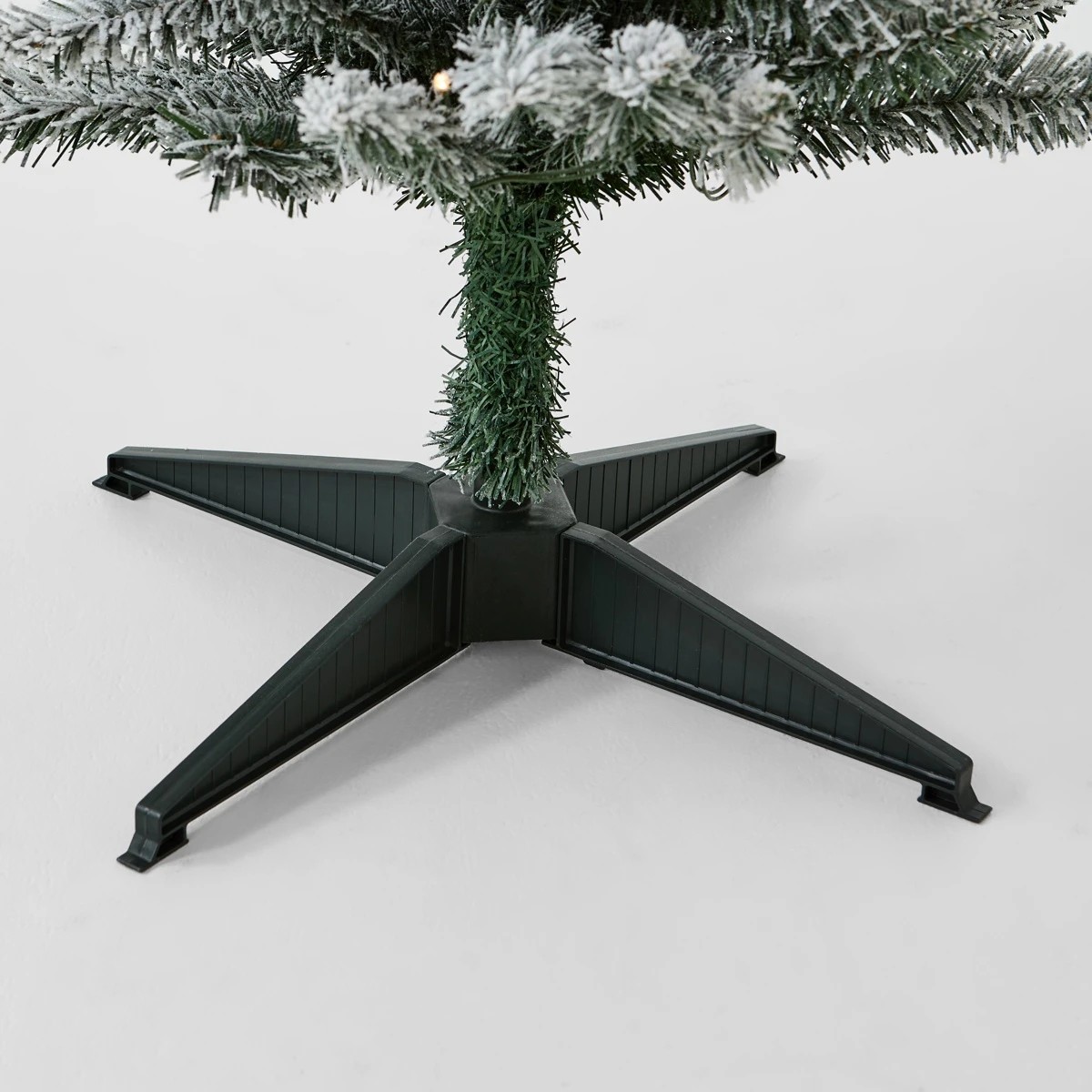 5 1.82m (6ft) Green Slim Prelit Christmas Tree, 5 of 7