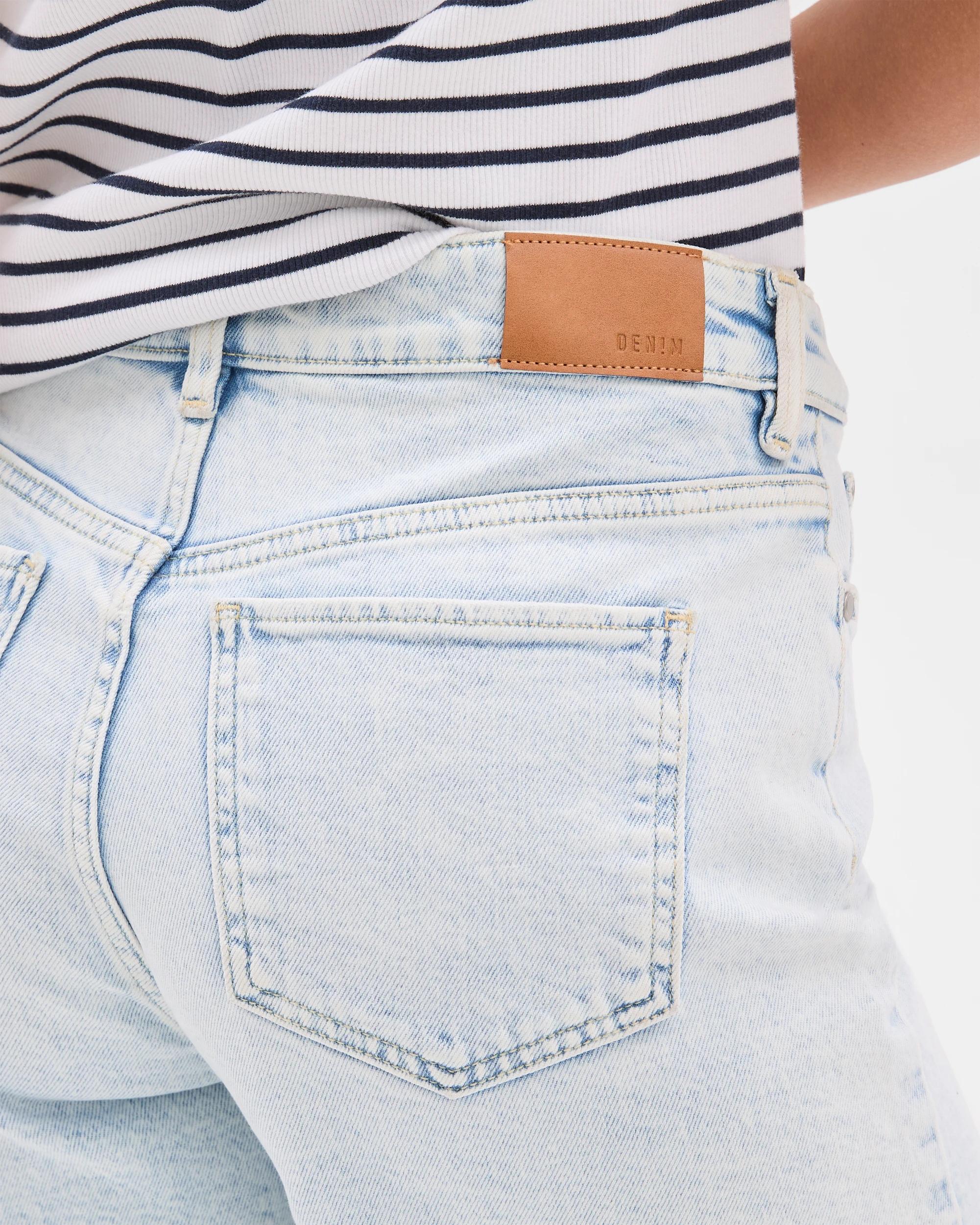 5 Target Classic Denim Shorts HYPER BLEACH, 5 of 5