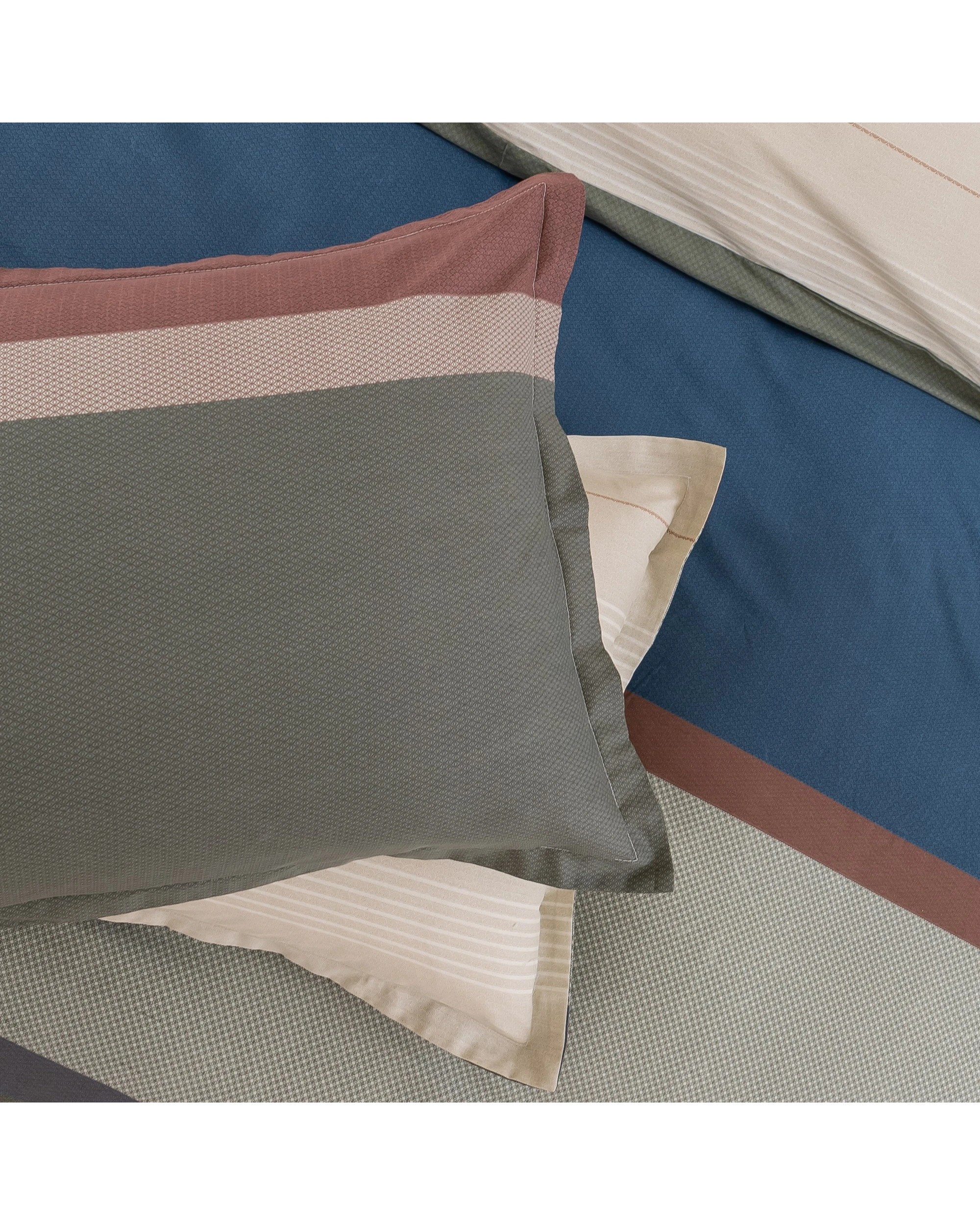 4 Dreamaker Canyon 100% Cotton Reversible Quilt Cover Set - Queen Bed - Green, 4 of 9