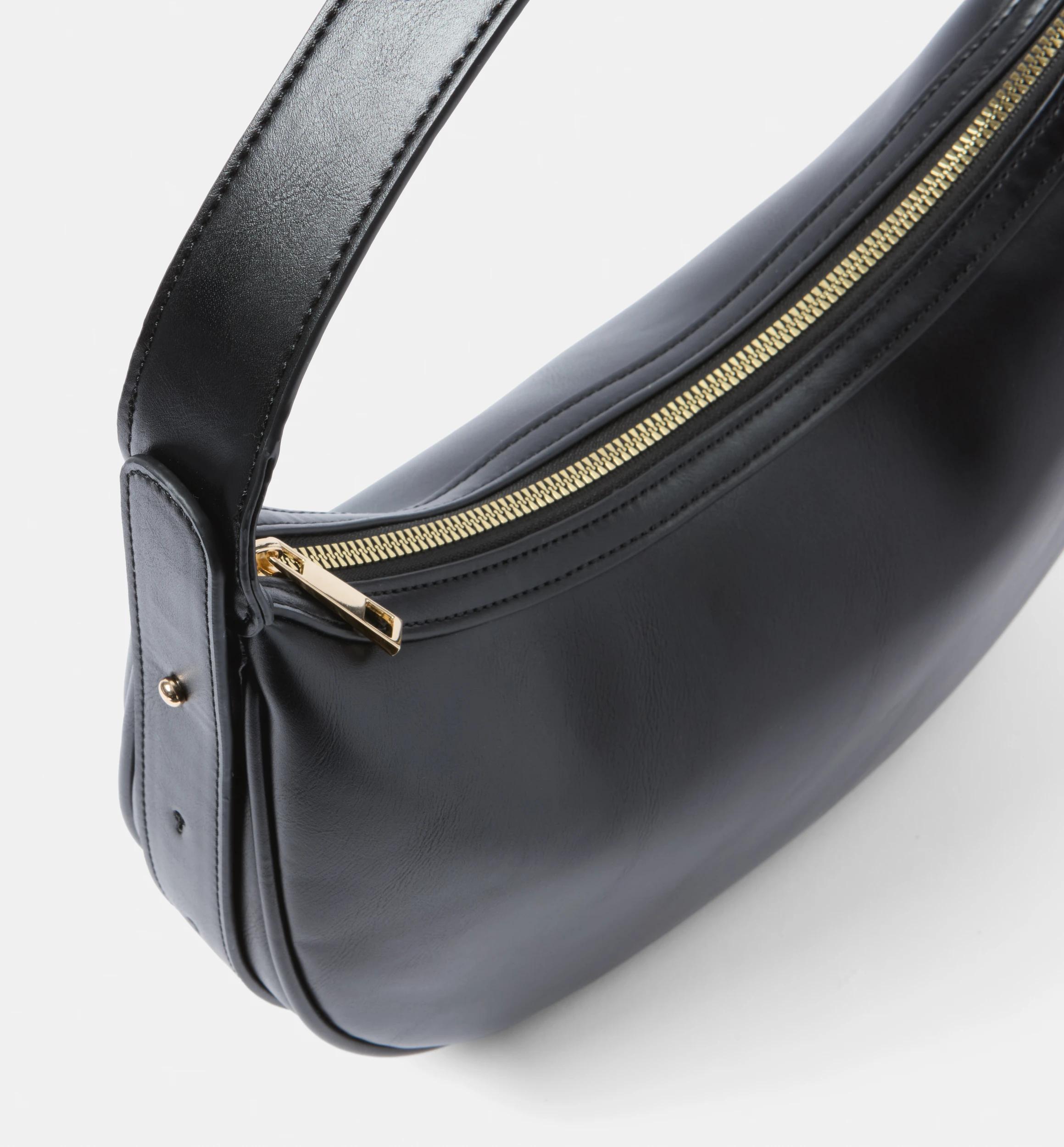 3 Everyday Crescent Crossbody Bag Black, 3 of 4