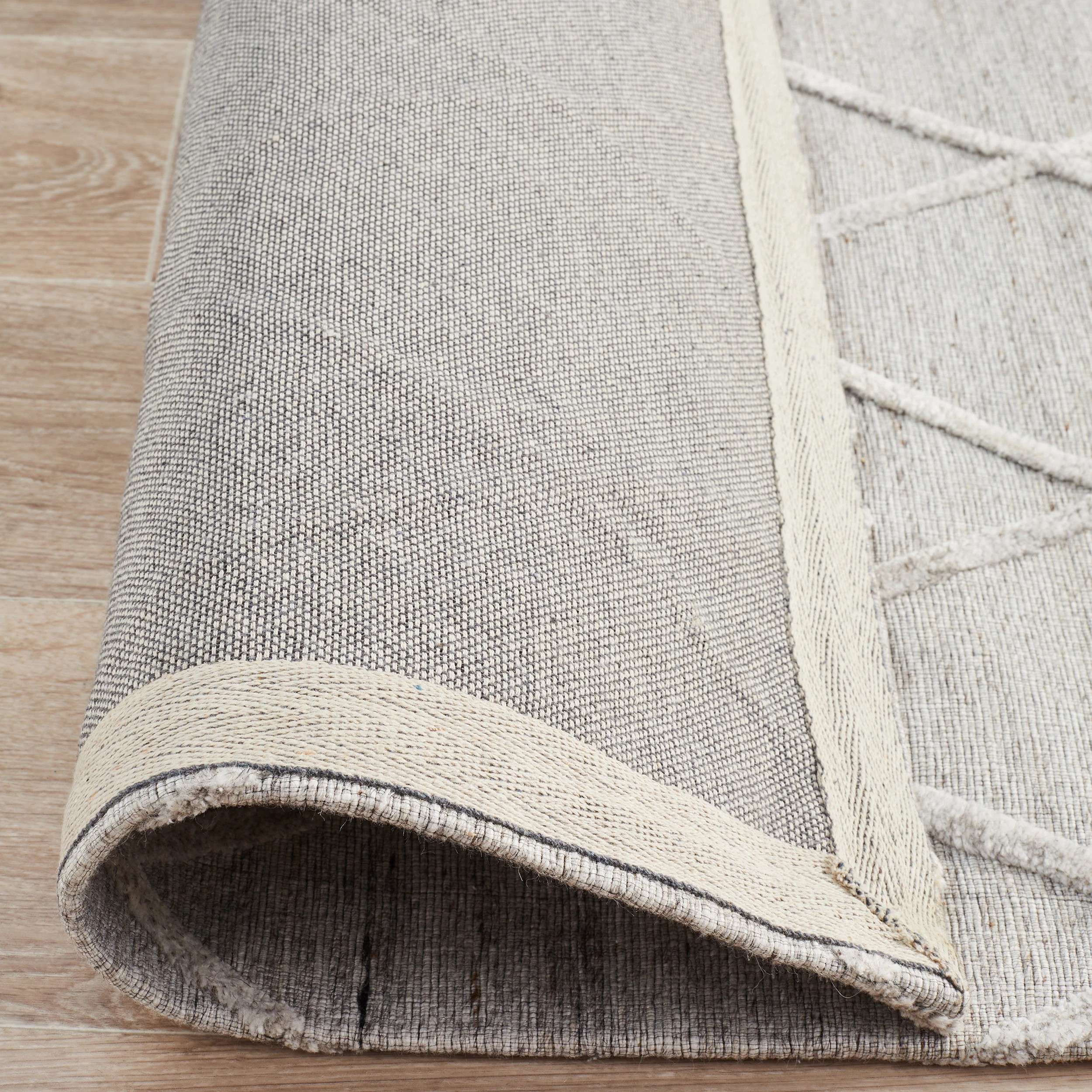 7 Common Ground Rugs Tableau 5051 280x190cm - Large Hand Loomed Rug - Silver, 7 of 7