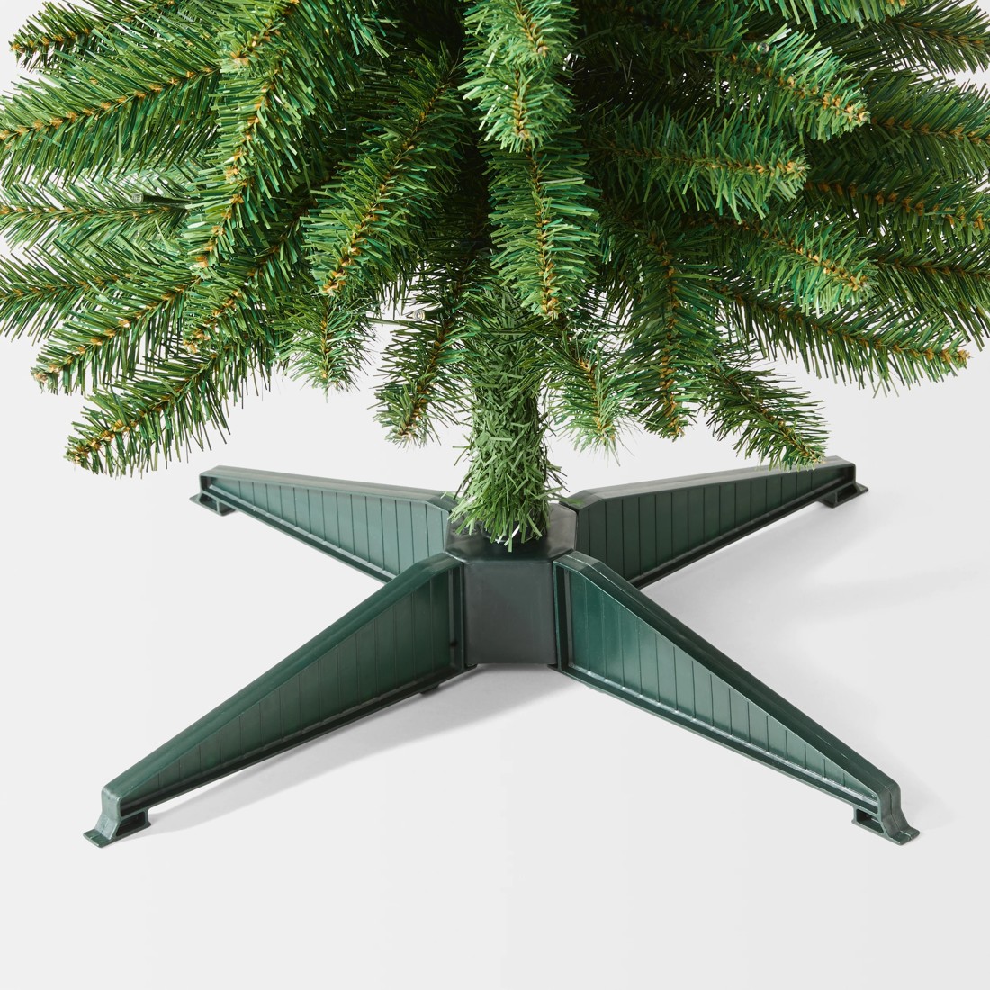 7 1.82m (6ft) Green Slim Prelit Christmas Tree, 7 of 8