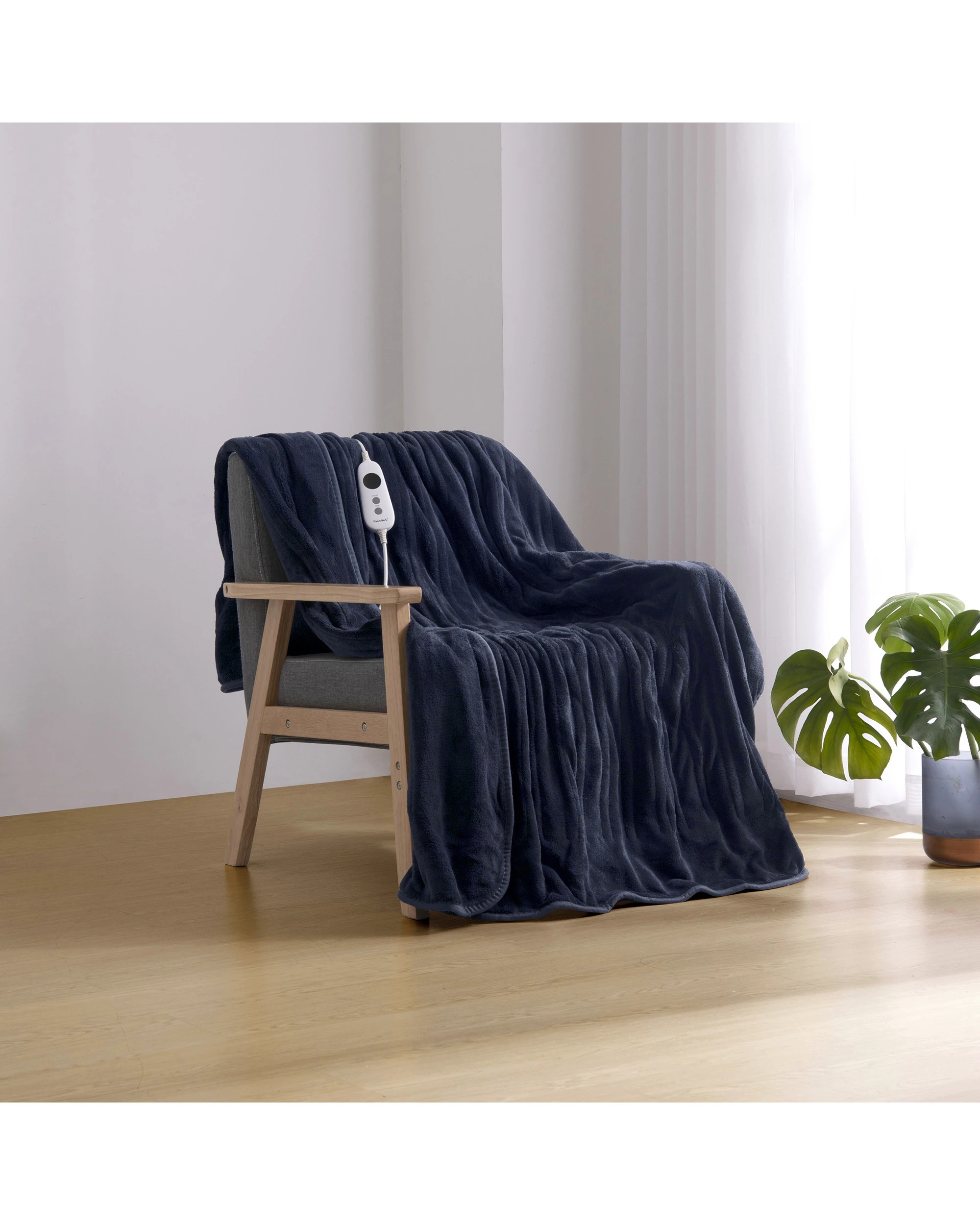 1 Dreamaker Kingston Coral Fleece Electric Heated Throw Blanket 130x160cm - Midnight Blue, 1 of 7