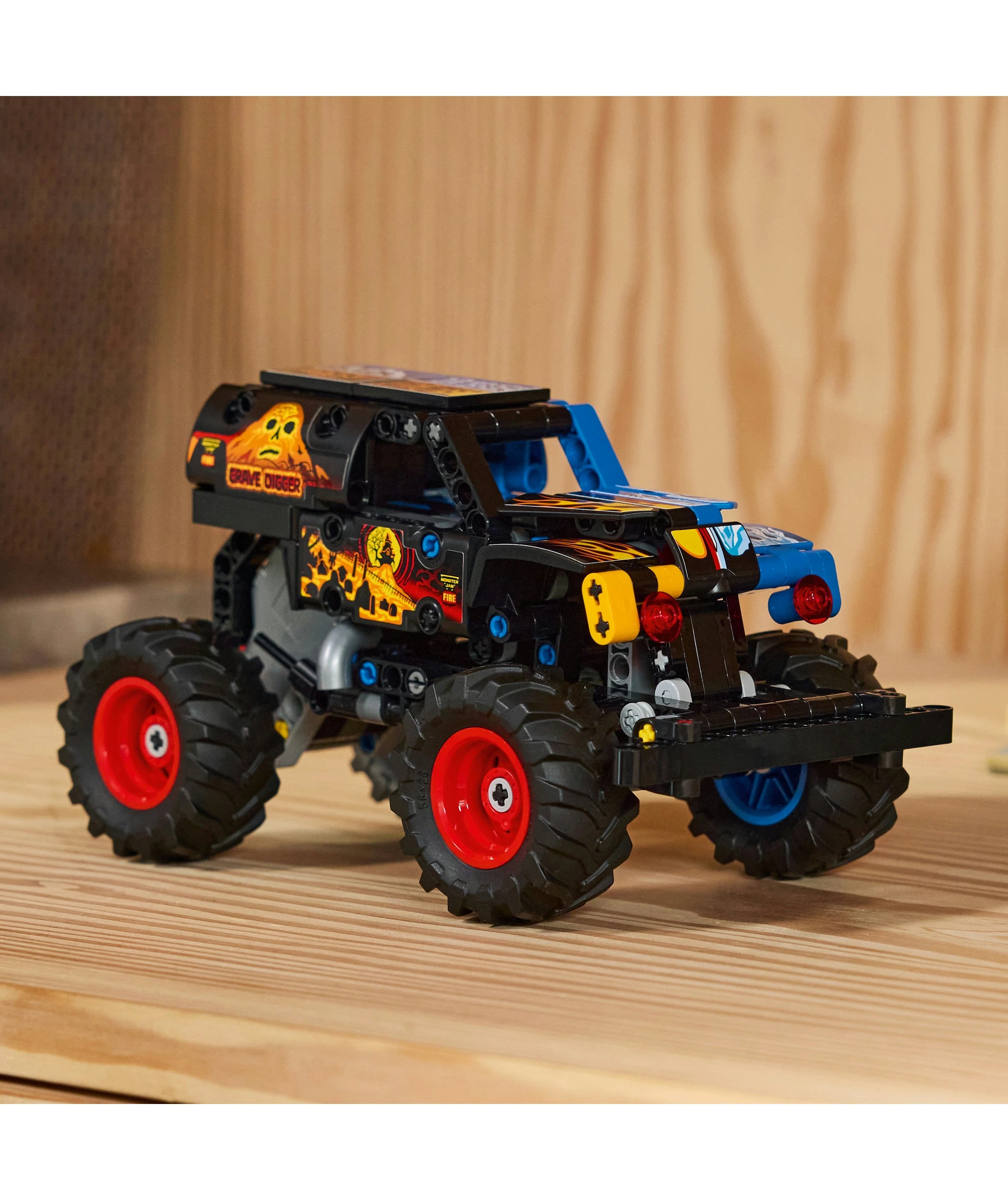 9 LEGO Technic Monster Jam Grave Digger Fire and Ice 42219, 9 of 10