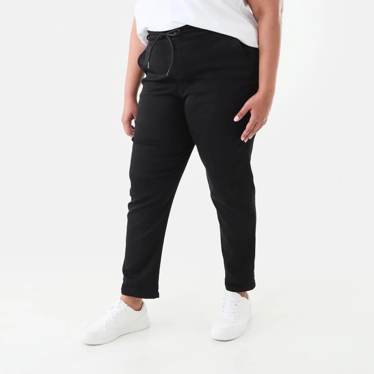 2 Curve Denim Joggers Black, 2 of 5