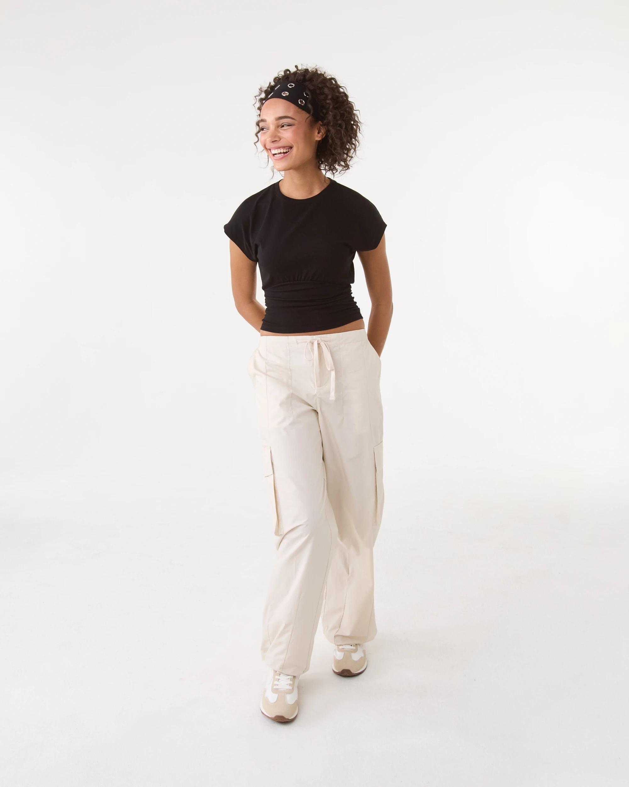 2 Short Sleeve Gathered Fitted T-shirt Black, 2 of 7