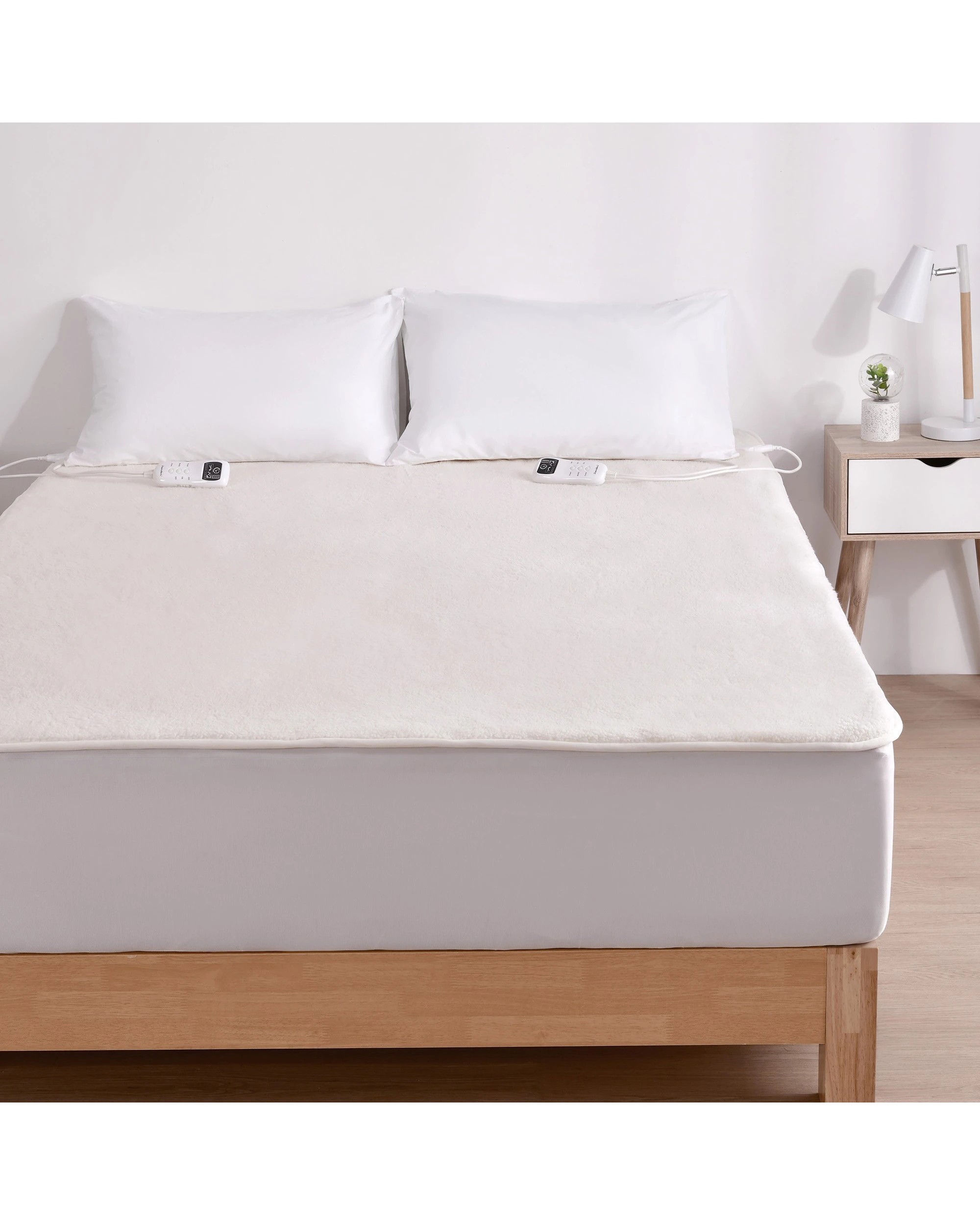 1 Dreamaker Fleece Top Multizone Electric Blanket - King Bed - Beige, 1 of 8