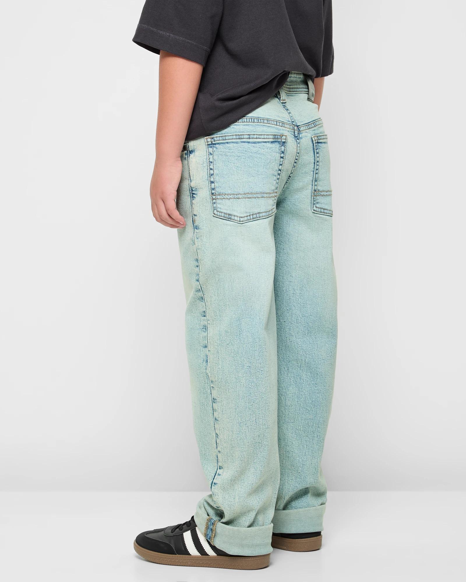 3 Target Youth Relaxed Denim Jeans LIGHT WASH, 3 of 5