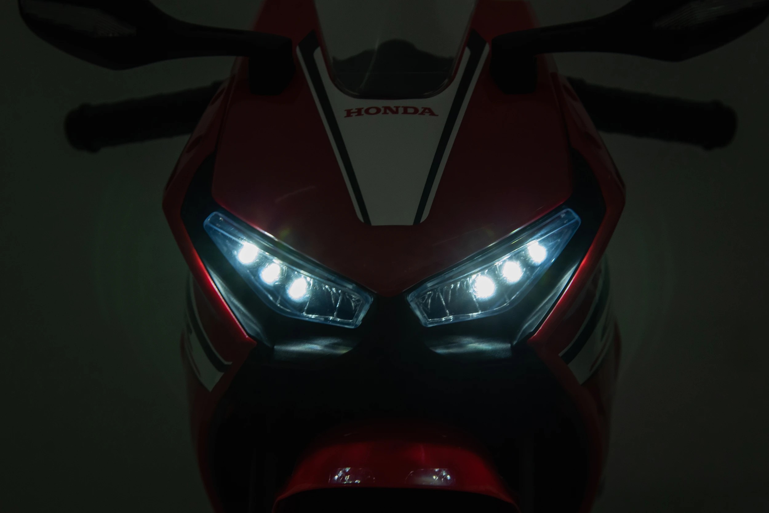 6 Honda Motorbike CBR 1000 12V Ride On - Red, 6 of 10