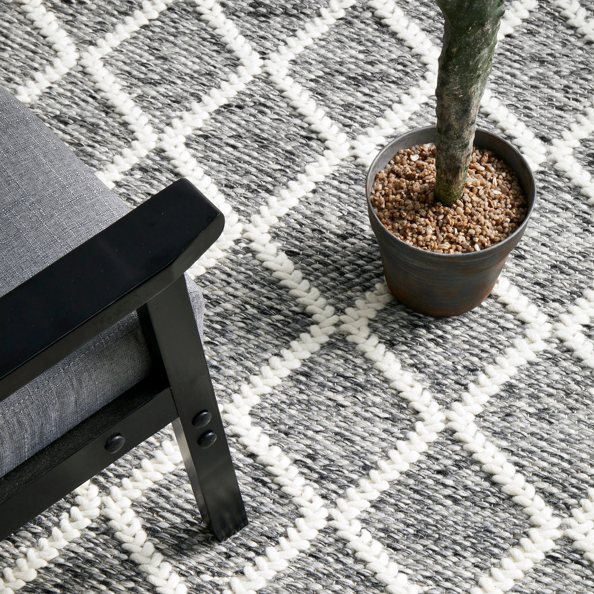 6 Common Ground Rugs Valor Grey 225x155cm - Medium Hand Loomed Rug - Grey, 6 of 7