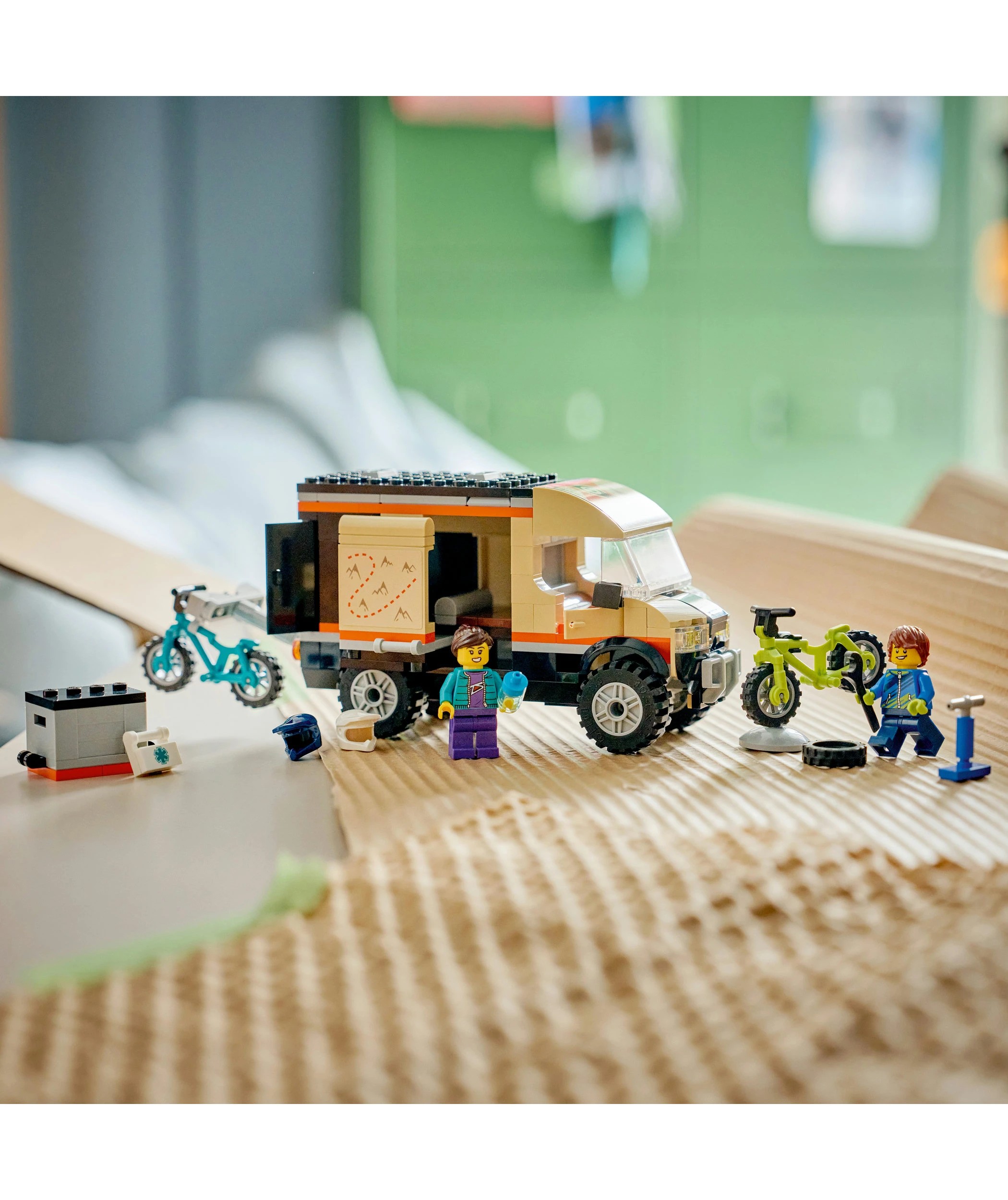 8 LEGO City Mountain Bike Adventure Van 60512, 8 of 9