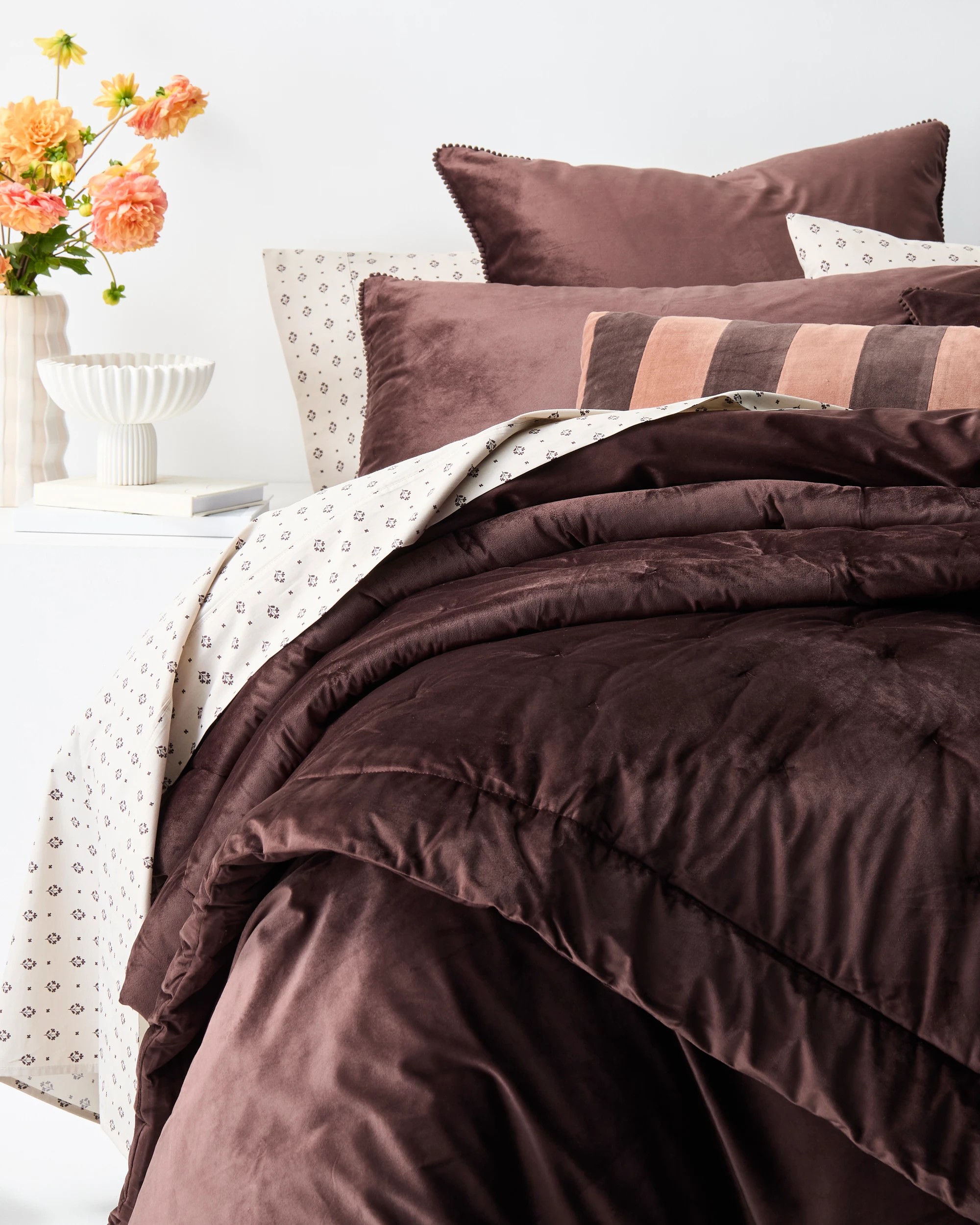3 Target Lacy Velvet Comforter - Queen Bed - Brown, 3 of 3