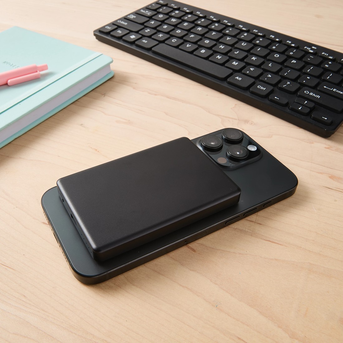 1 Qi2 Wireless Powerbank 5000mAh, 1 of 8