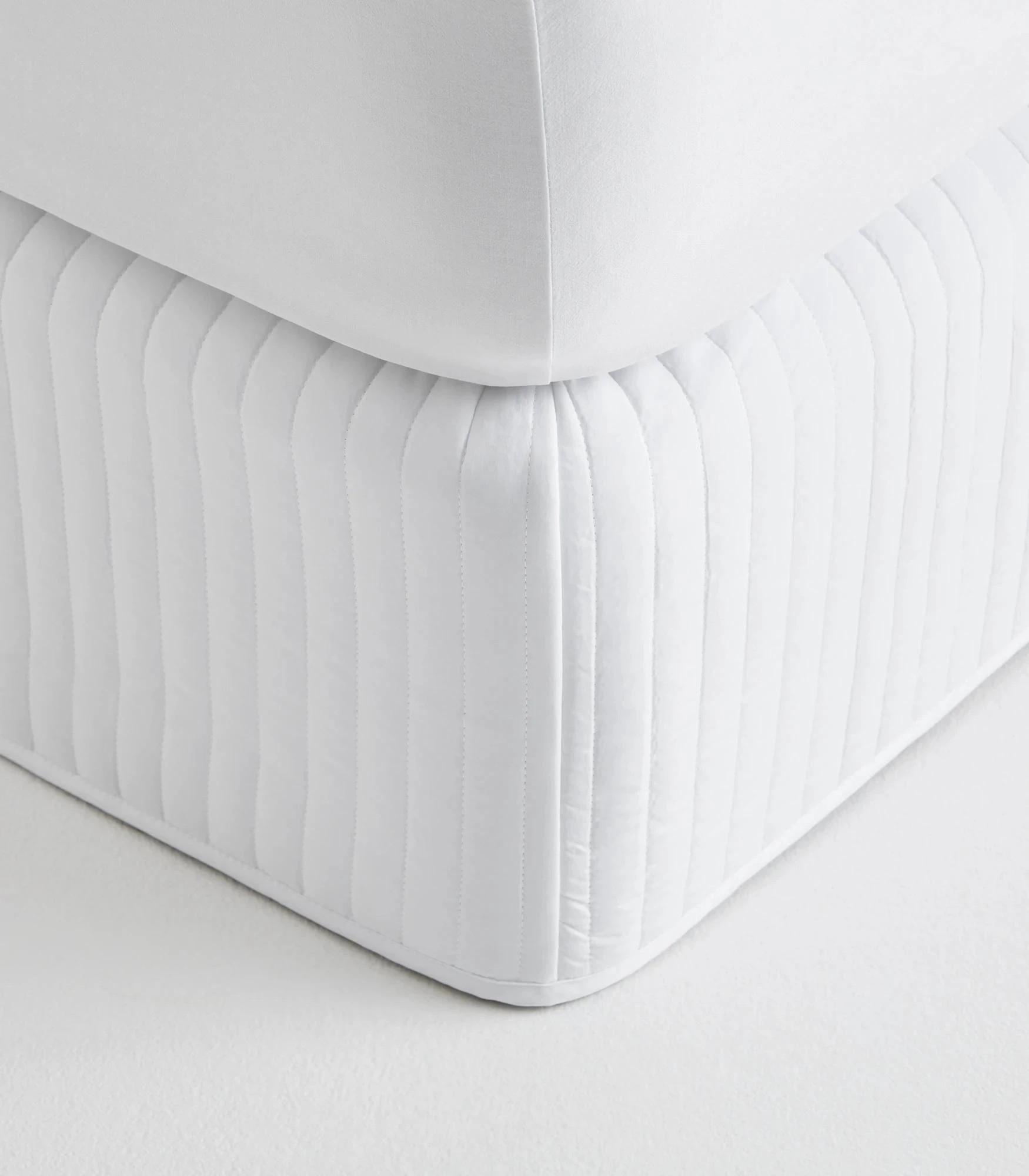 2 Target Padded Valance - Double Bed - White, 2 of 3