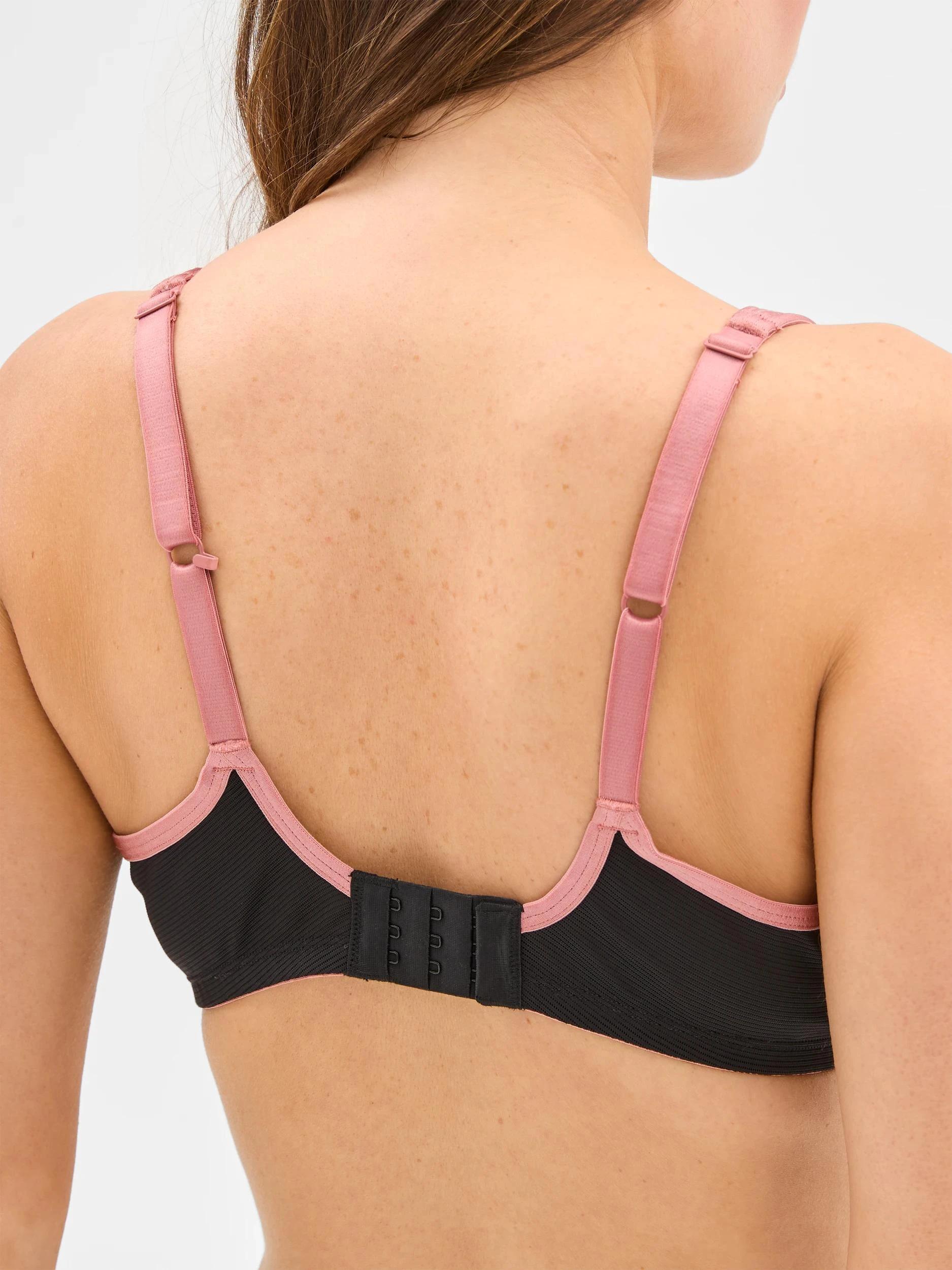 4 Target Woman Womens High Impact Underwire Seamed Contour Sports Bra - Black Leopard BLACK LEOPARD, 4 of 4