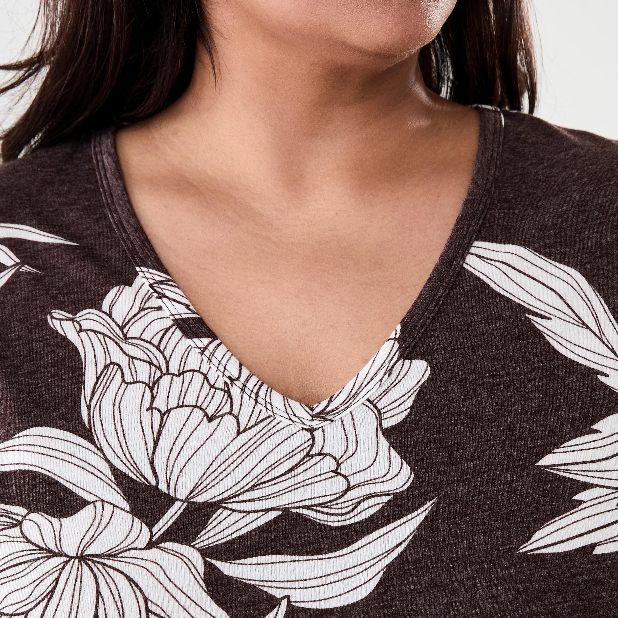 5 Curve Short Sleeve Print V-neck T-shirt Choc Flrl, 5 of 6